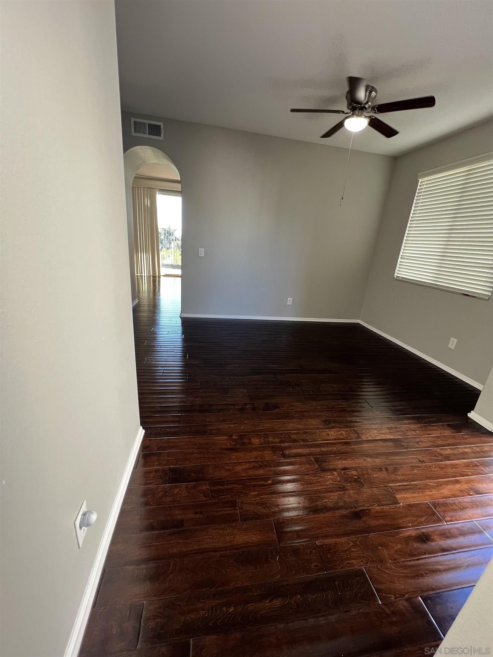 Detail Gallery Image 11 of 29 For 1454  Marble Canyon Way, Chula Vista,  CA 91915 - 5 Beds | 3/1 Baths