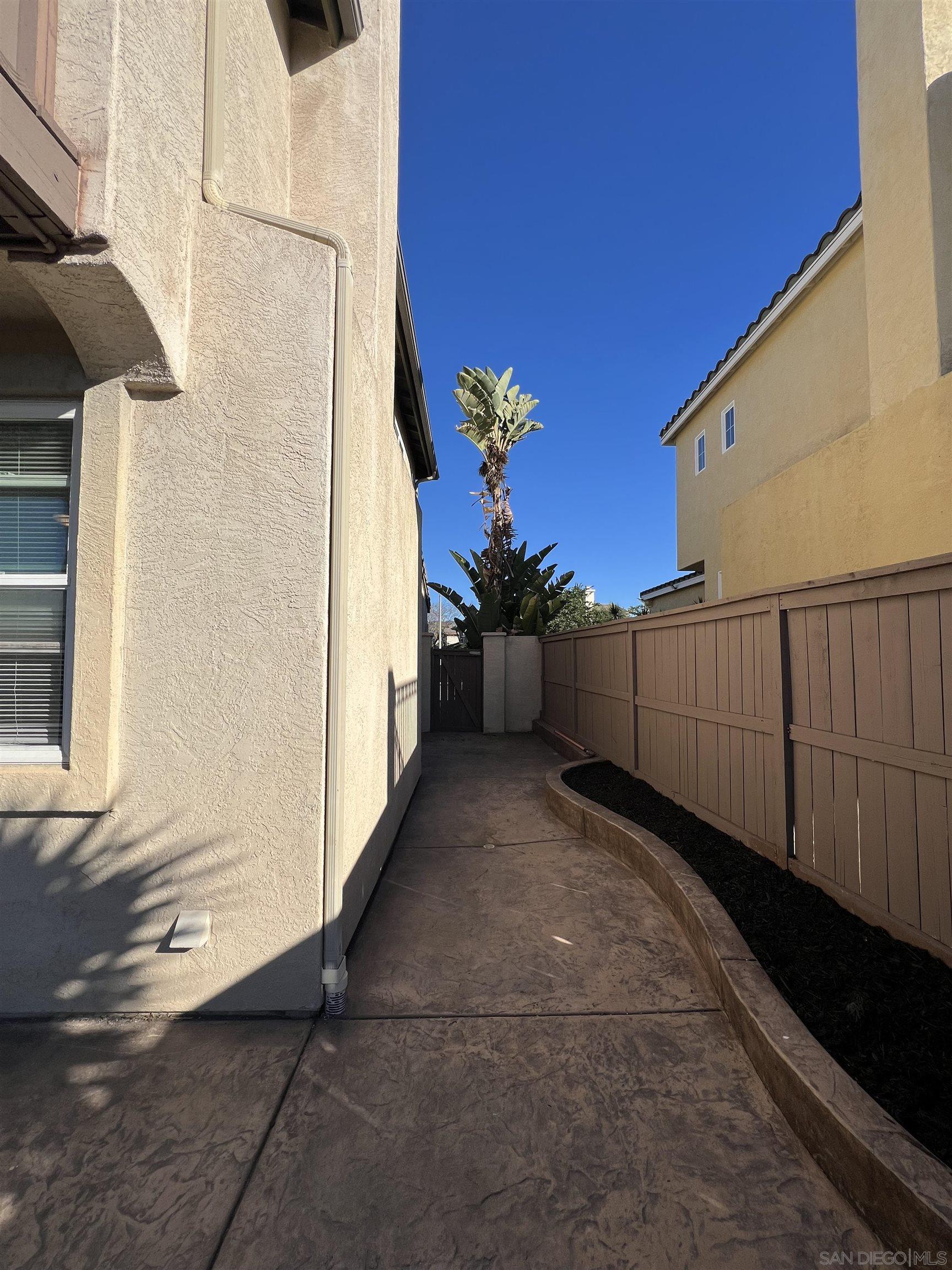 Detail Gallery Image 13 of 29 For 1454  Marble Canyon Way, Chula Vista,  CA 91915 - 5 Beds | 3/1 Baths