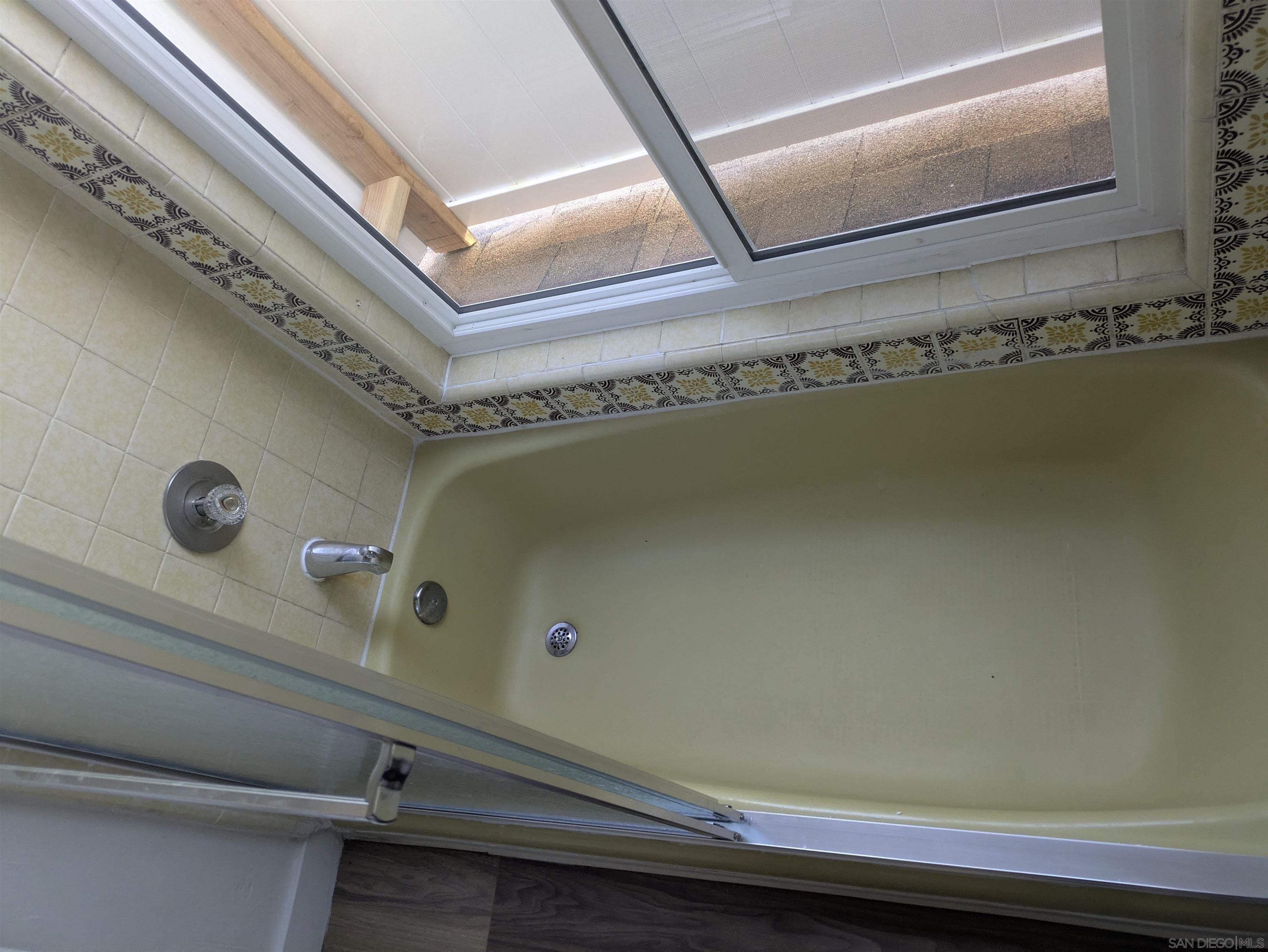 Detail Gallery Image 5 of 6 For 226 S Grape St, Escondido,  CA 92025 - 2 Beds | 1/1 Baths