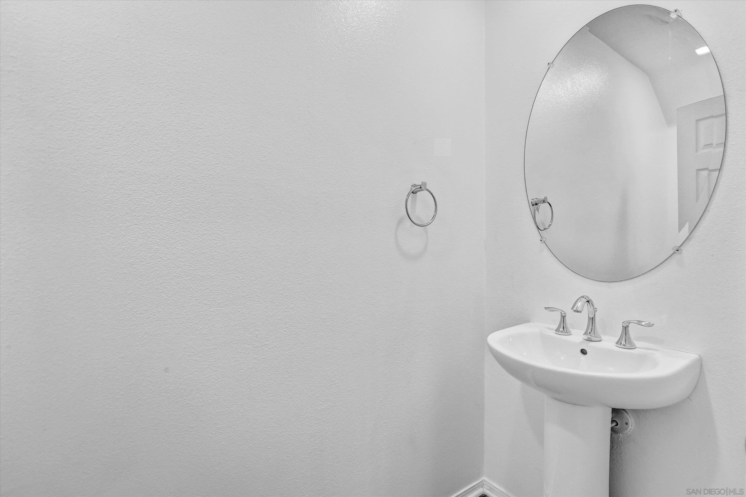 Detail Gallery Image 15 of 40 For 1514  Crown Ln Unit  #2,  Chula Vista,  CA 91915 - 3 Beds | 2/1 Baths