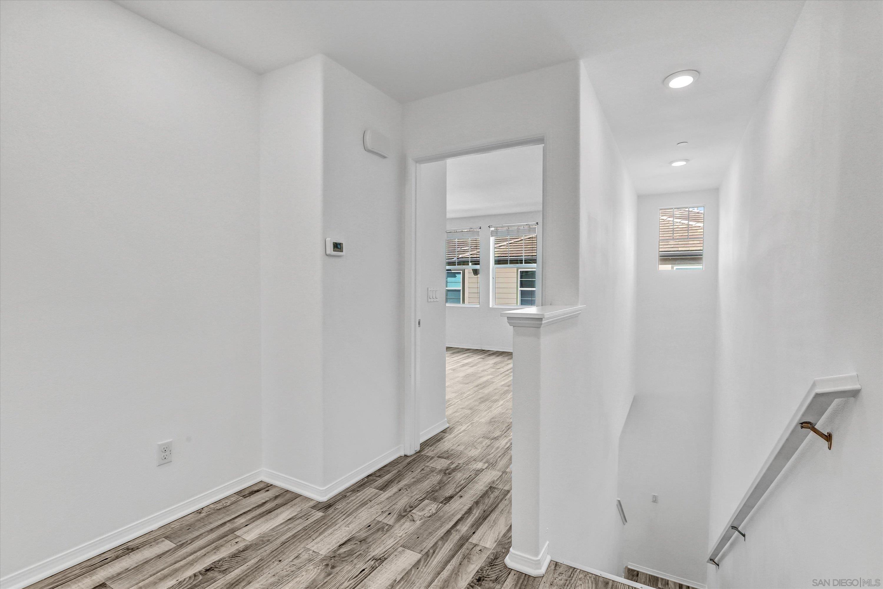 Detail Gallery Image 16 of 39 For 1514  Crown Ln Unit  #2,  Chula Vista,  CA 91915 - 3 Beds | 2/1 Baths