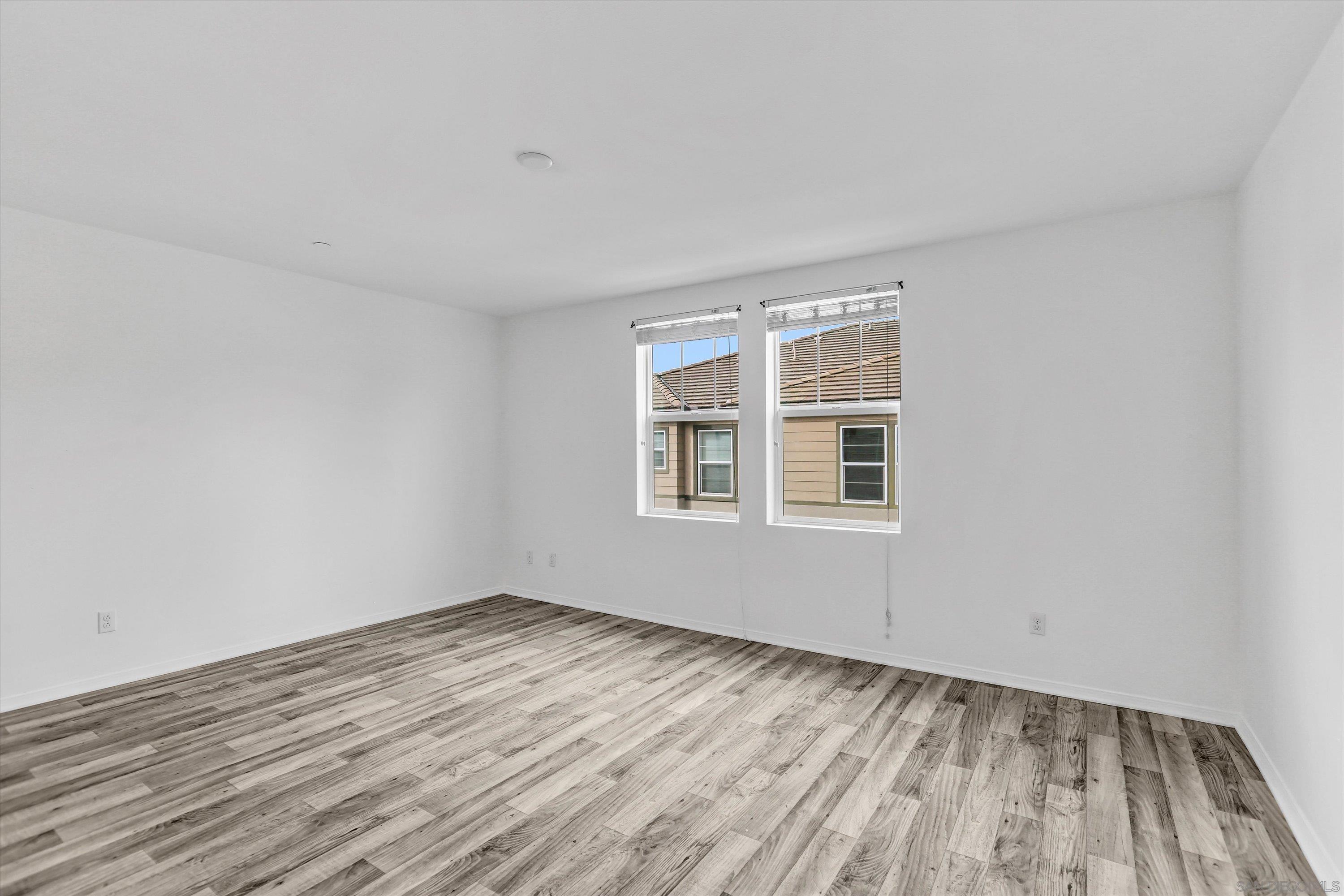 Detail Gallery Image 18 of 40 For 1514  Crown Ln Unit  #2,  Chula Vista,  CA 91915 - 3 Beds | 2/1 Baths