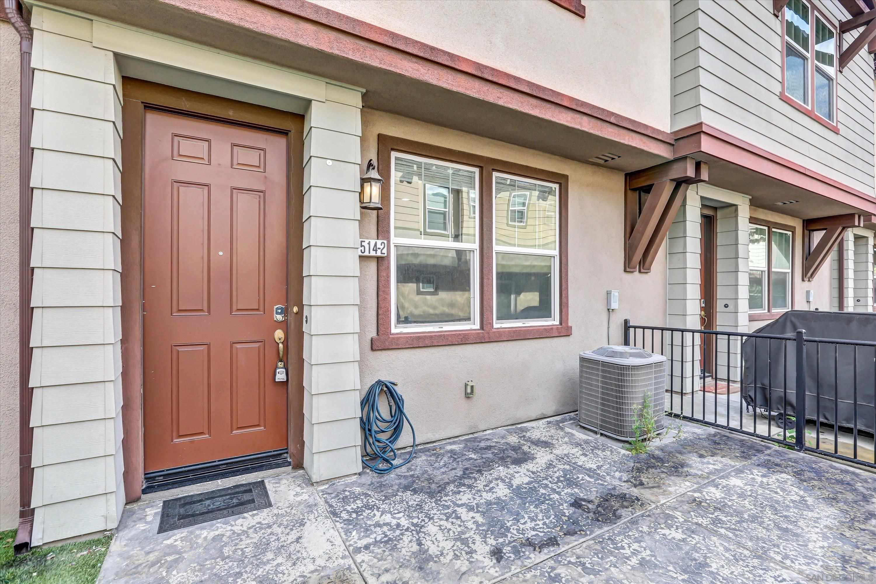 Detail Gallery Image 3 of 39 For 1514  Crown Ln Unit  #2,  Chula Vista,  CA 91915 - 3 Beds | 2/1 Baths