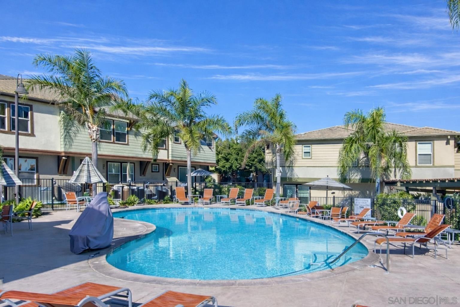 Detail Gallery Image 3 of 40 For 1514  Crown Ln Unit  #2,  Chula Vista,  CA 91915 - 3 Beds | 2/1 Baths