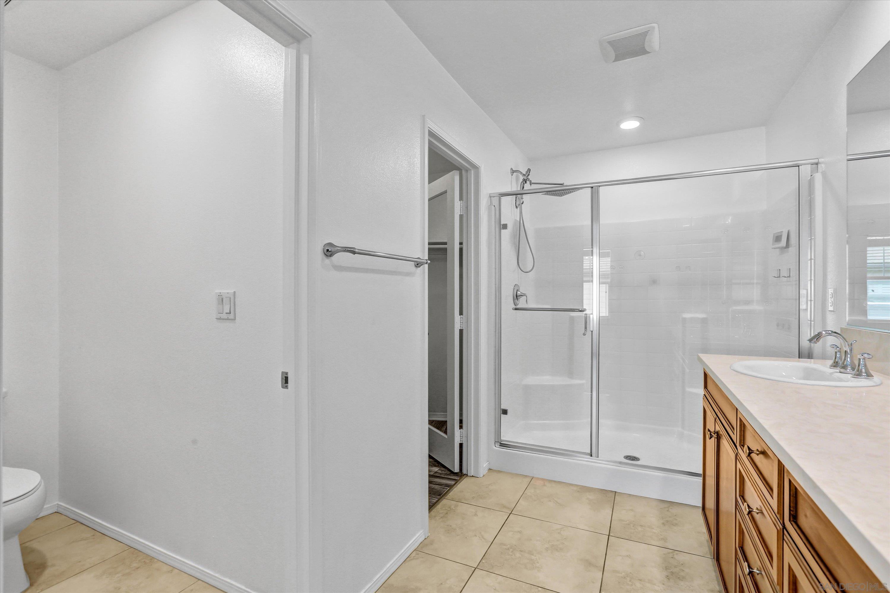 Detail Gallery Image 21 of 40 For 1514  Crown Ln Unit  #2,  Chula Vista,  CA 91915 - 3 Beds | 2/1 Baths