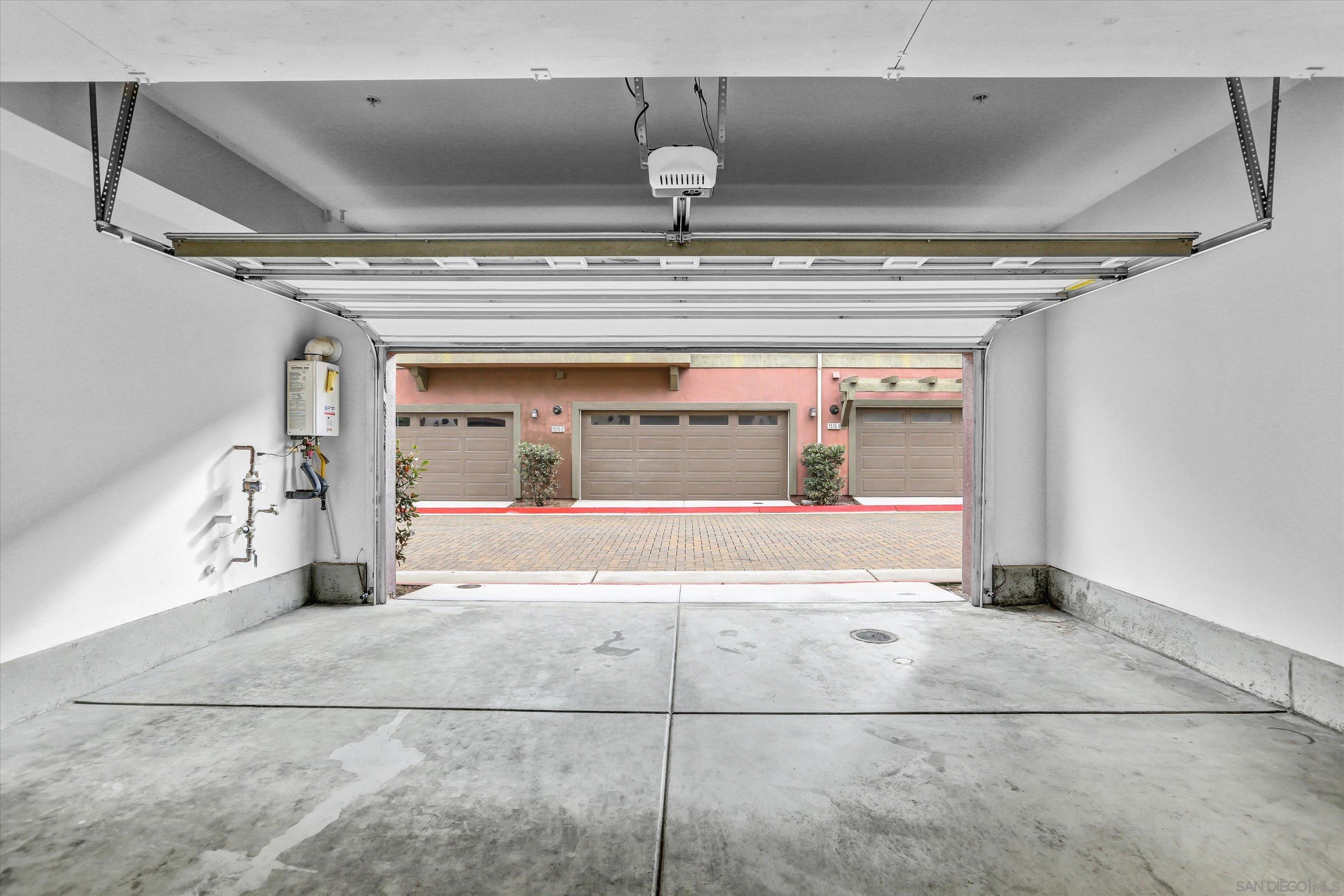 Detail Gallery Image 27 of 39 For 1514  Crown Ln Unit  #2,  Chula Vista,  CA 91915 - 3 Beds | 2/1 Baths