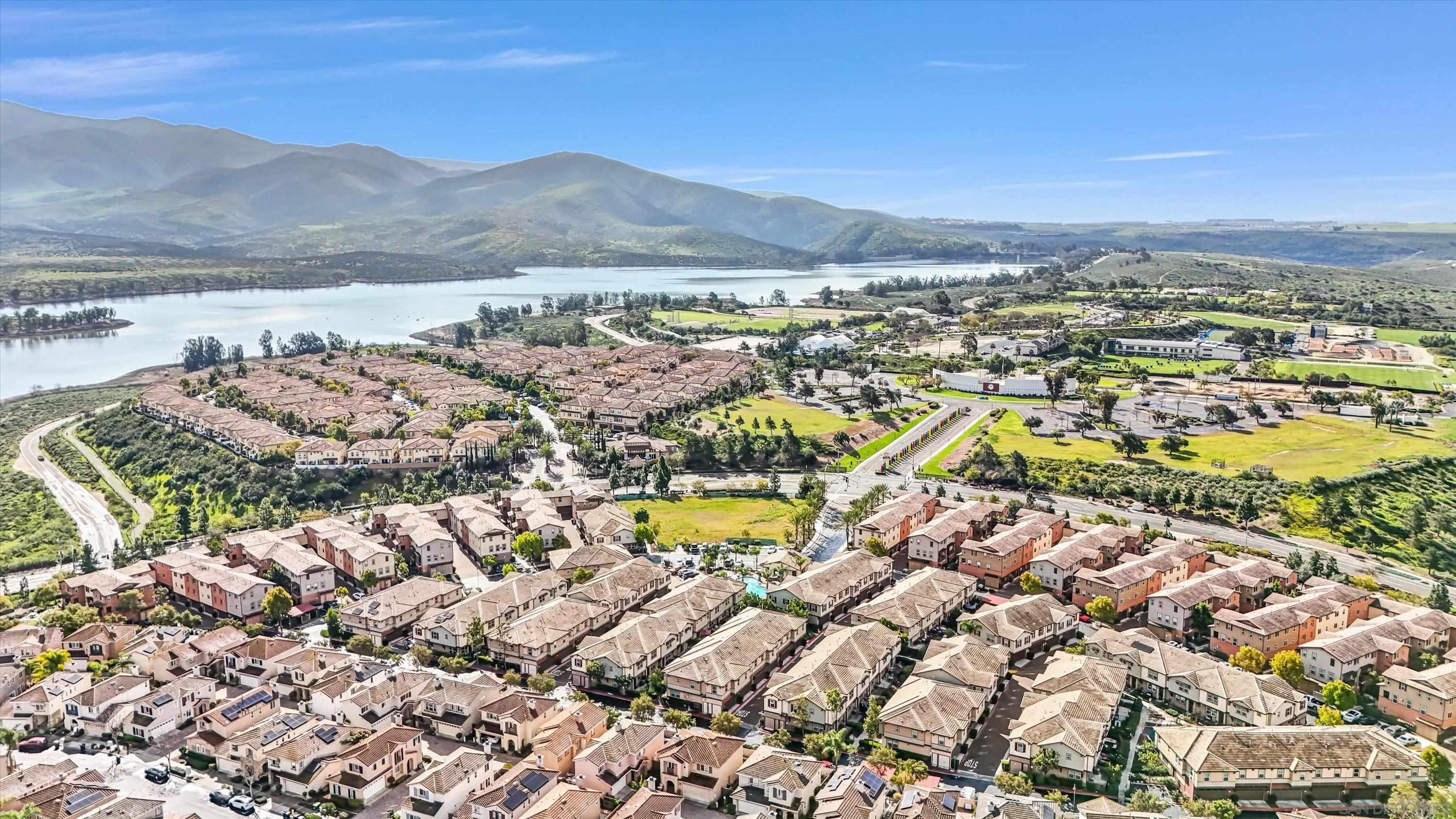 Detail Gallery Image 35 of 40 For 1514  Crown Ln Unit  #2,  Chula Vista,  CA 91915 - 3 Beds | 2/1 Baths