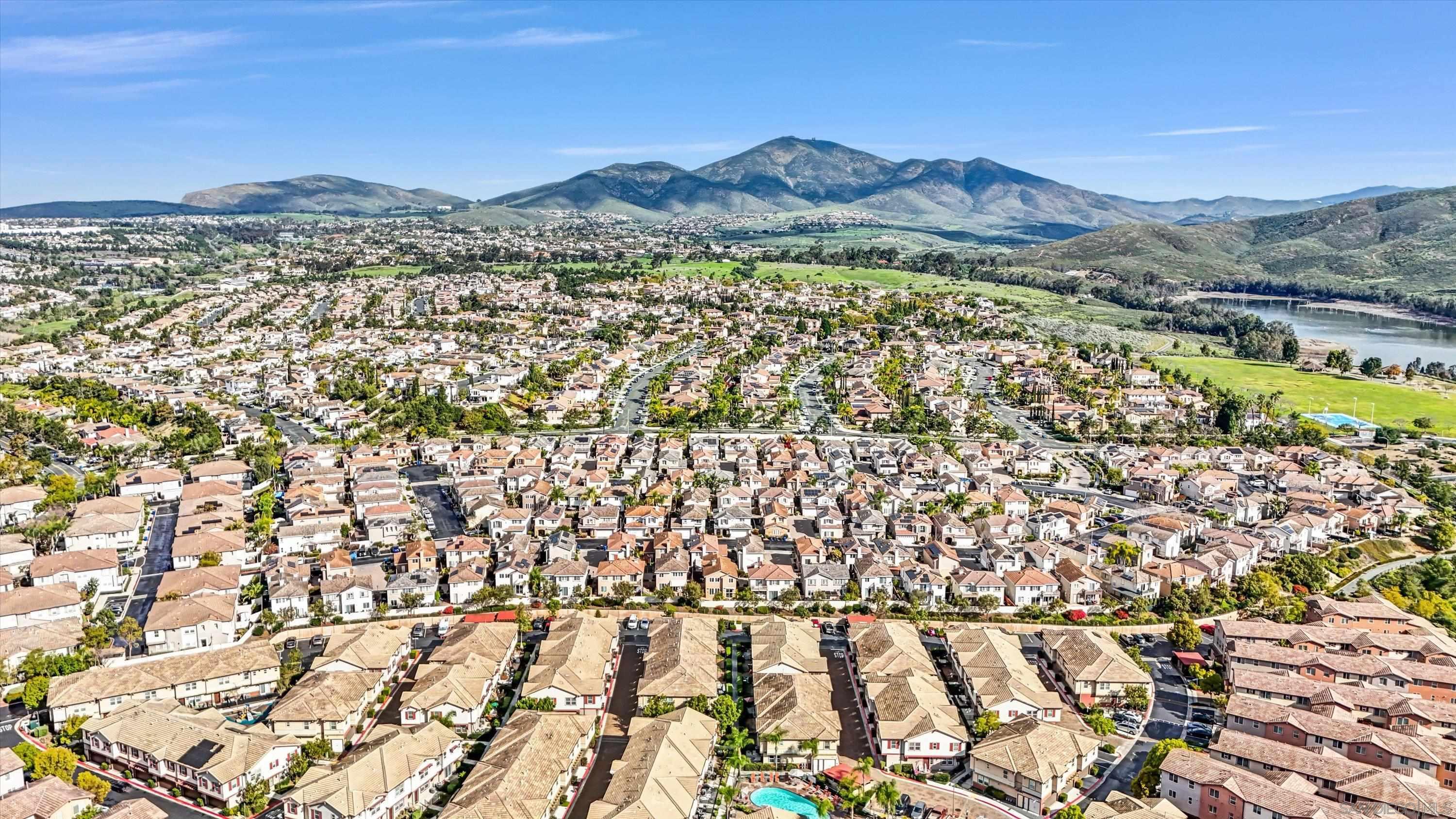 Detail Gallery Image 38 of 39 For 1514  Crown Ln Unit  #2,  Chula Vista,  CA 91915 - 3 Beds | 2/1 Baths