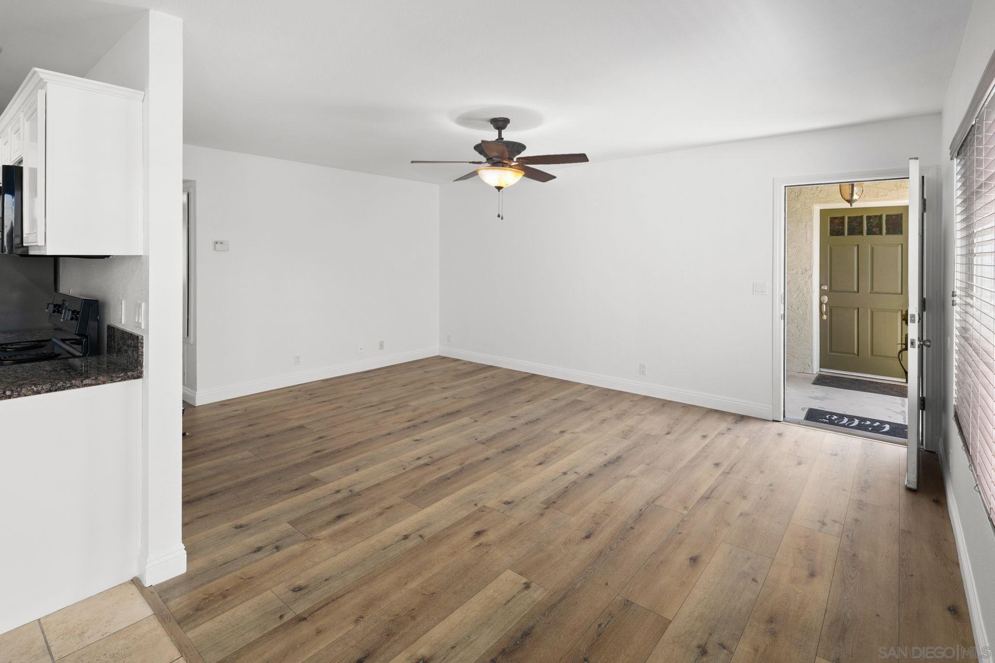 Detail Gallery Image 11 of 27 For 7594  Park Ridge Blvd  13, San Diego,  CA 92120 - 2 Beds | 2 Baths