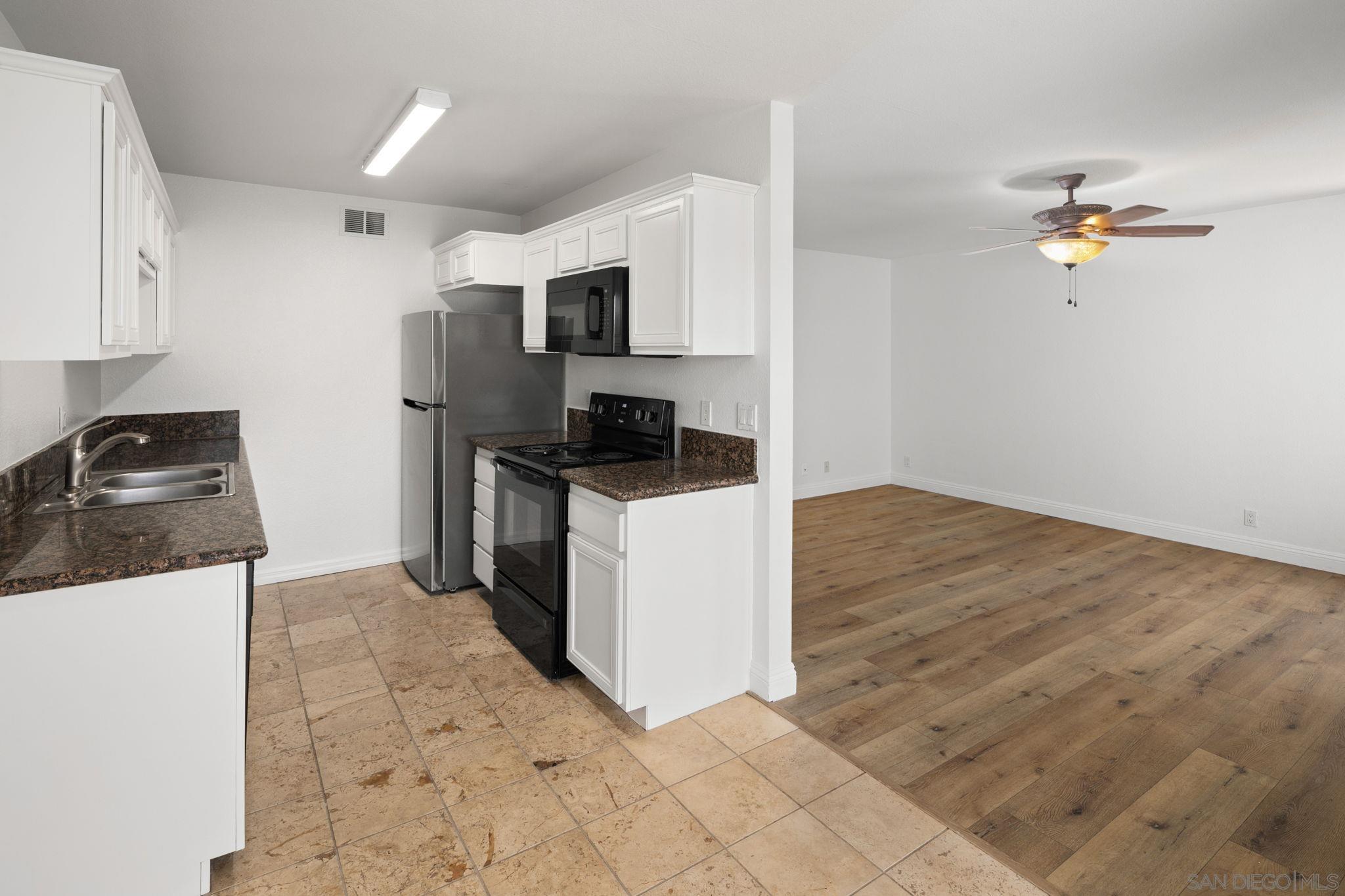 Detail Gallery Image 7 of 27 For 7594  Park Ridge Blvd  13, San Diego,  CA 92120 - 2 Beds | 2 Baths