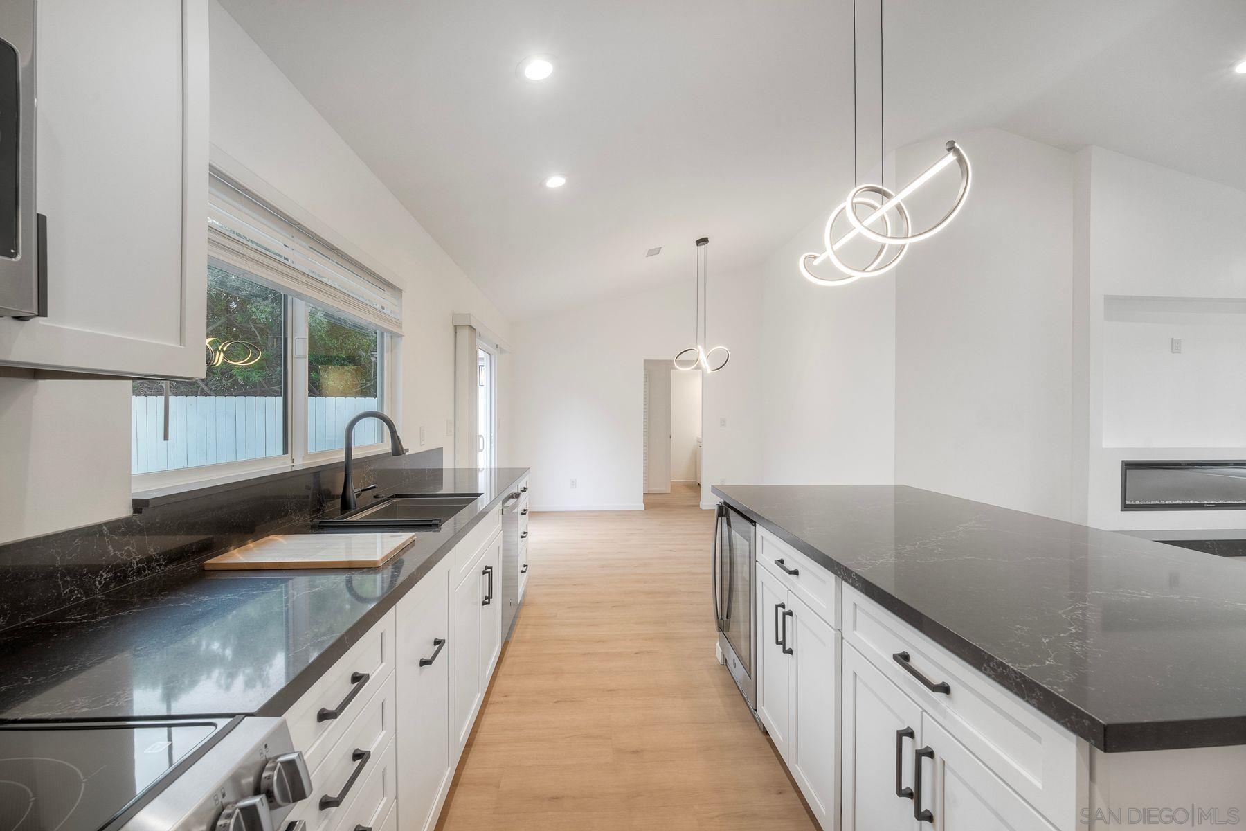 Detail Gallery Image 12 of 41 For 3427  Argyle St, San Diego,  CA 92111 - 4 Beds | 3/1 Baths