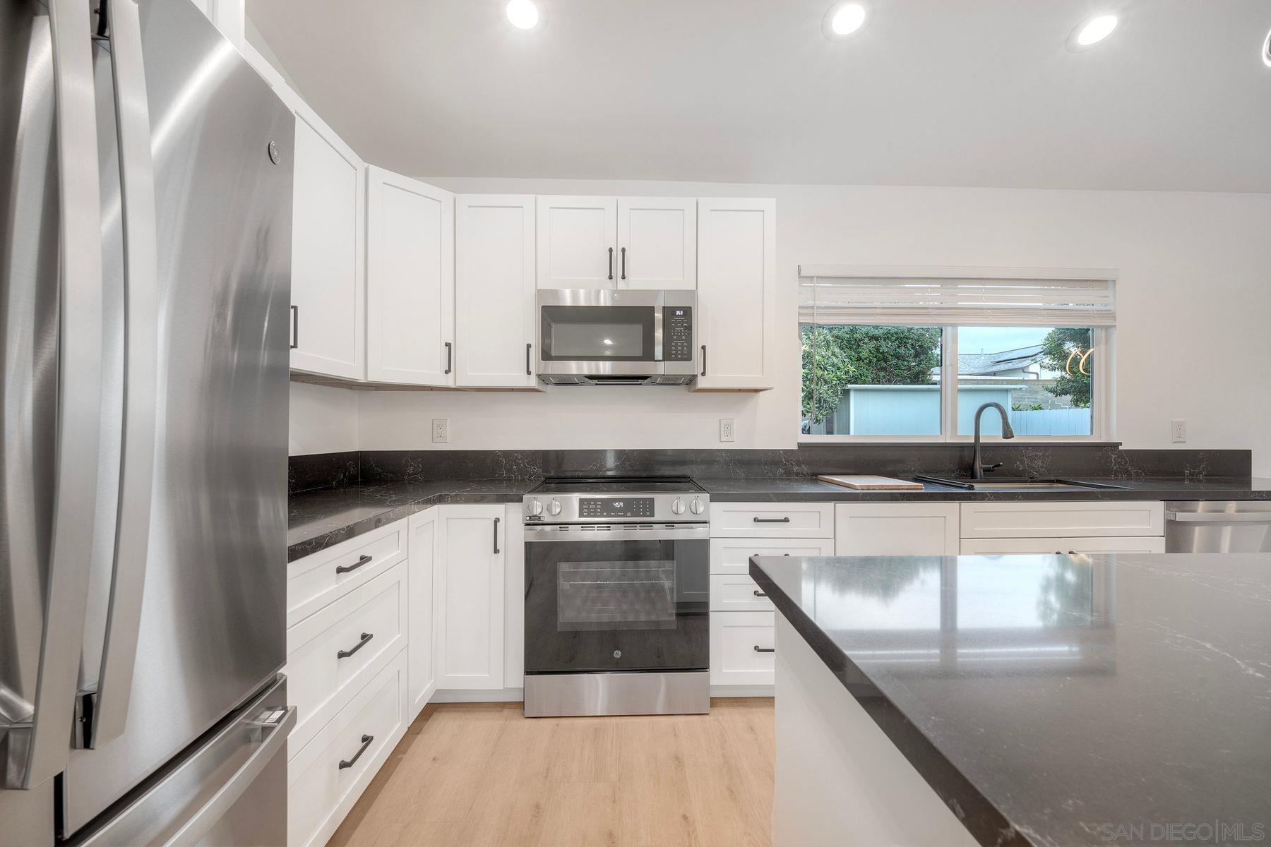 Detail Gallery Image 3 of 39 For 3427  Argyle St, San Diego,  CA 92111 - 4 Beds | 3/1 Baths