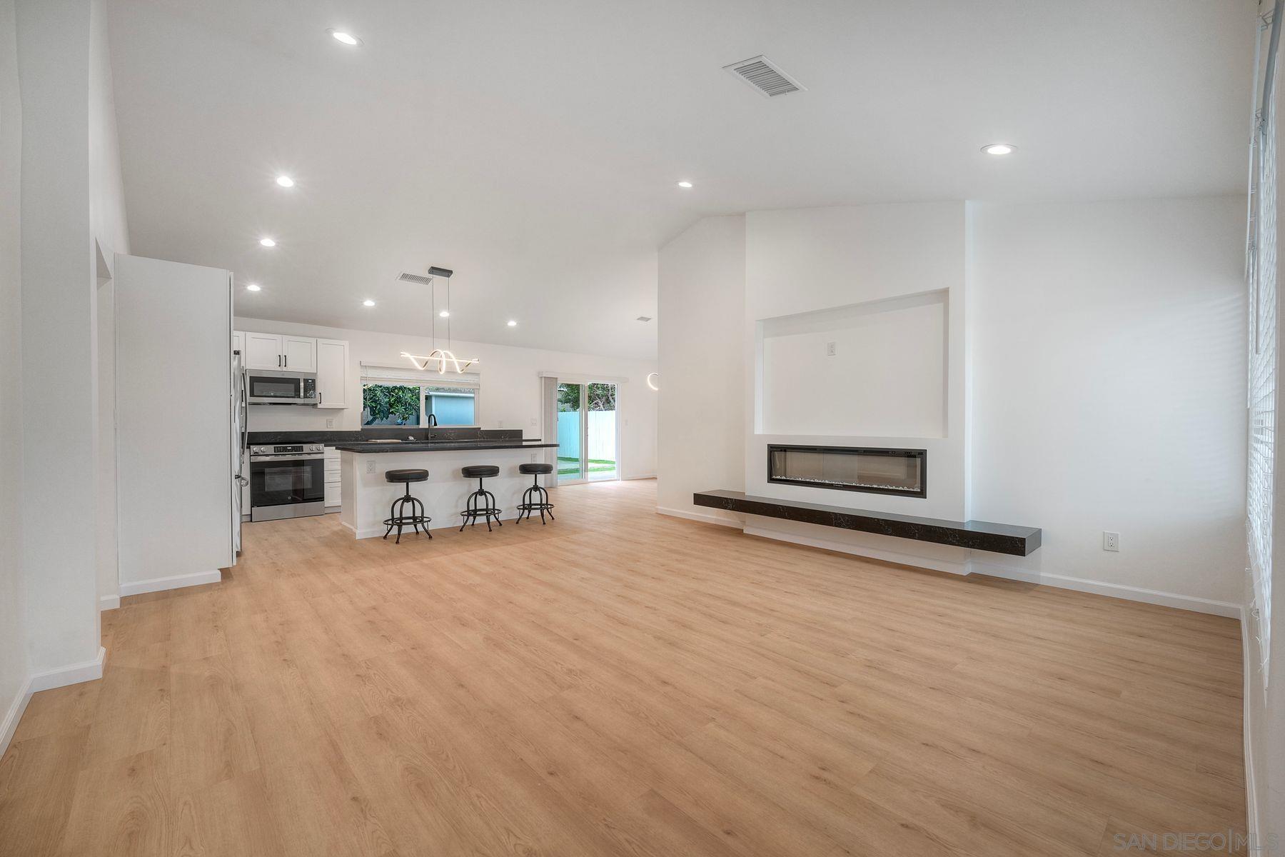 Detail Gallery Image 8 of 39 For 3427  Argyle St, San Diego,  CA 92111 - 4 Beds | 3/1 Baths