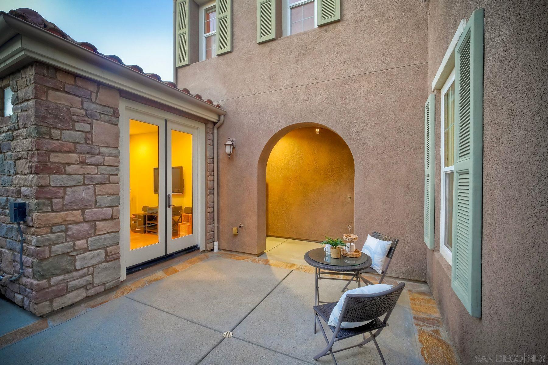 Detail Gallery Image 2 of 29 For 17135  Glen Aspen Dr, San Diego,  CA 92127 - 4 Beds | 3/1 Baths