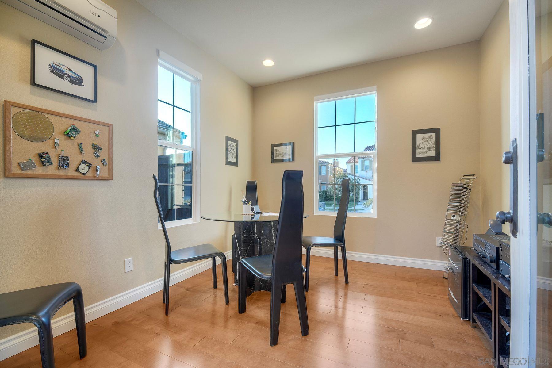 Detail Gallery Image 11 of 29 For 17135  Glen Aspen Dr, San Diego,  CA 92127 - 4 Beds | 3/1 Baths
