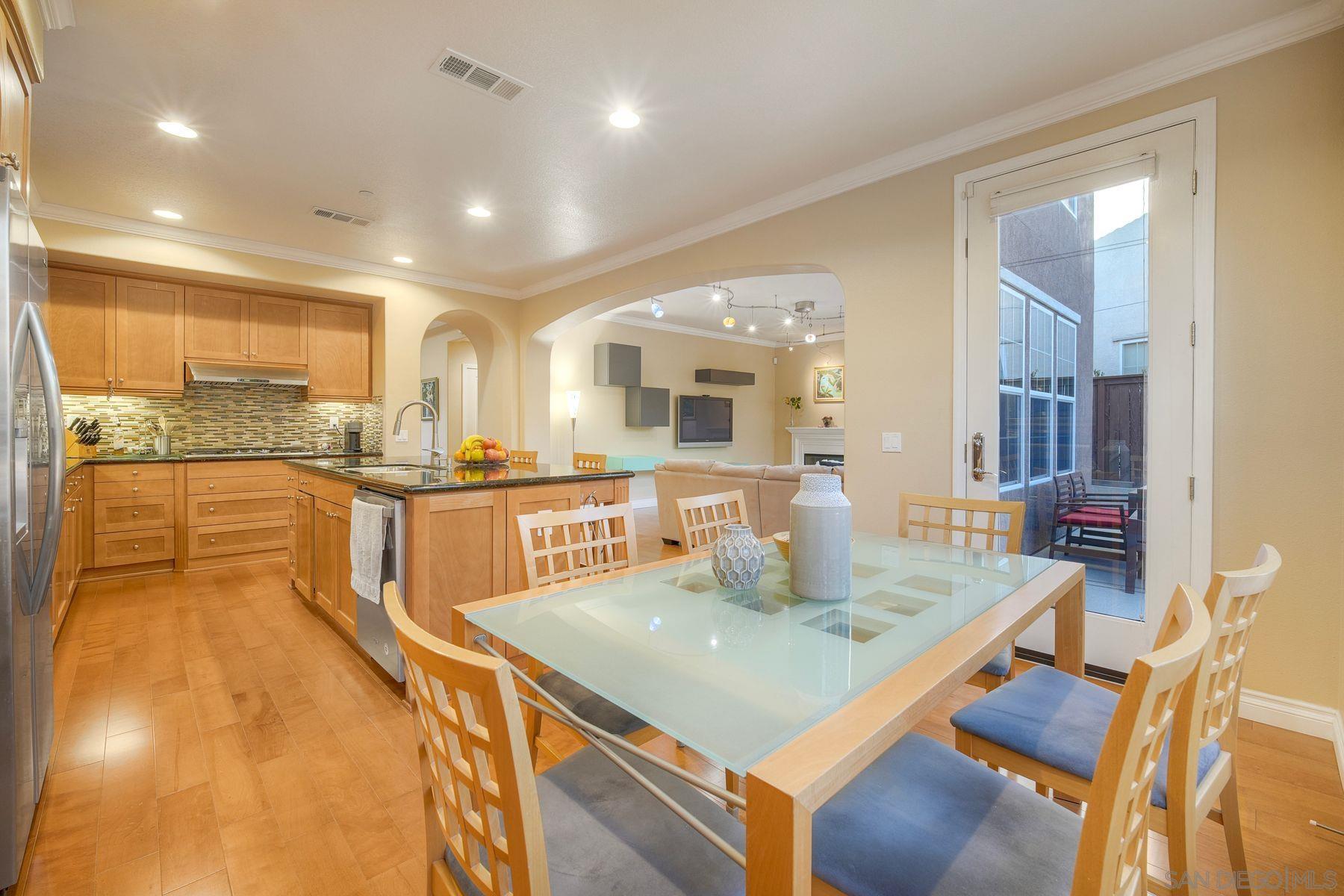 Detail Gallery Image 18 of 29 For 17135  Glen Aspen Dr, San Diego,  CA 92127 - 4 Beds | 3/1 Baths