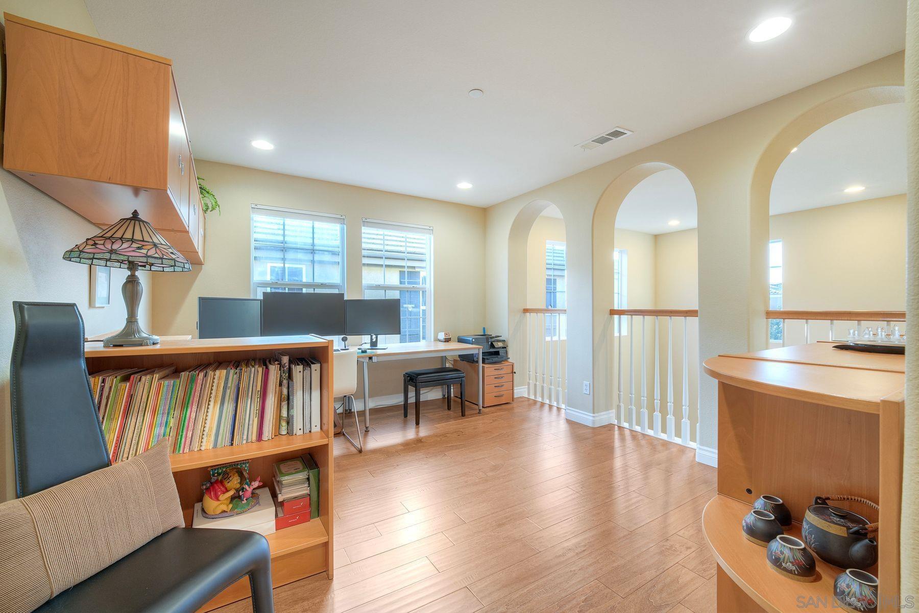 Detail Gallery Image 7 of 29 For 17135  Glen Aspen Dr, San Diego,  CA 92127 - 4 Beds | 3/1 Baths