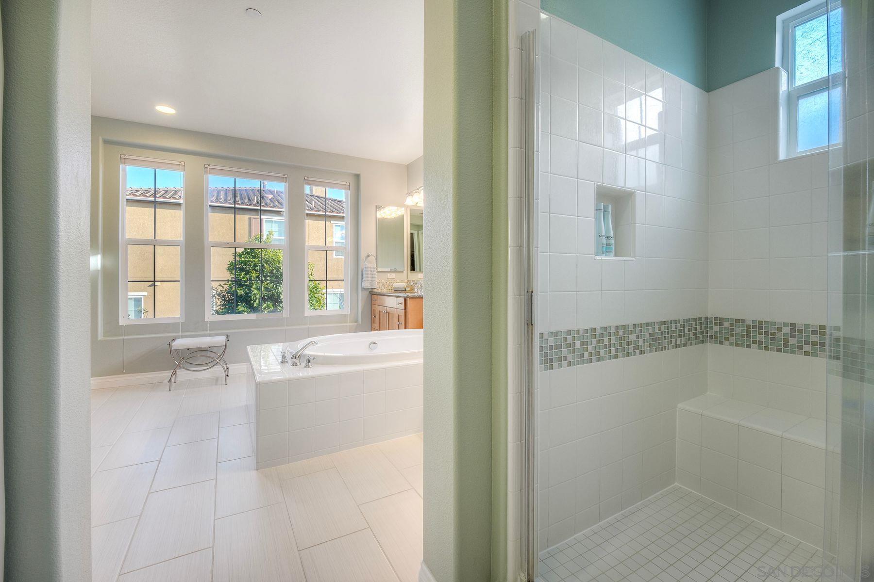 Detail Gallery Image 10 of 29 For 17135  Glen Aspen Dr, San Diego,  CA 92127 - 4 Beds | 3/1 Baths