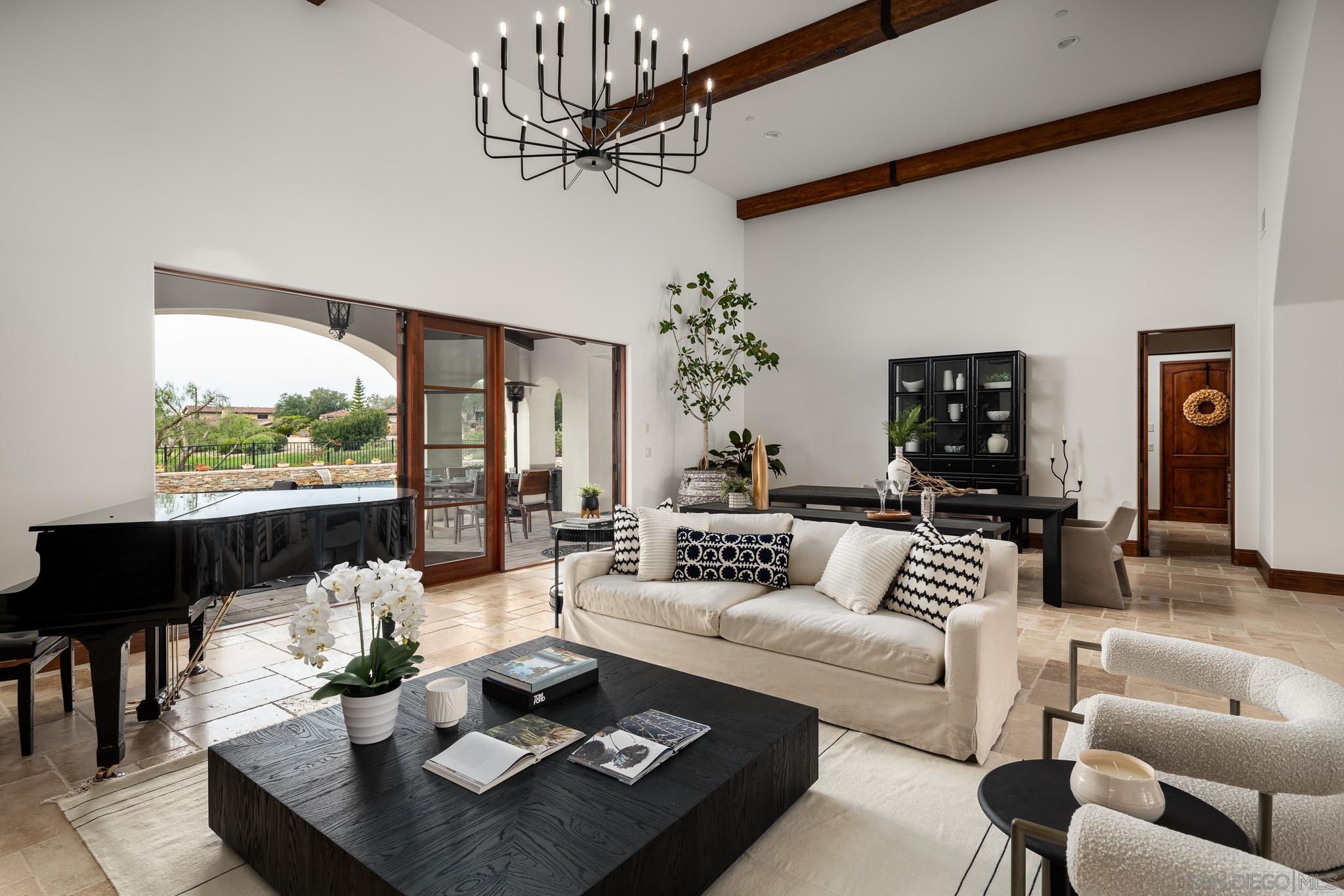 Detail Gallery Image 13 of 41 For 7576  Northern Lights, San Diego,  CA 92127 - 6 Beds | 5/1 Baths