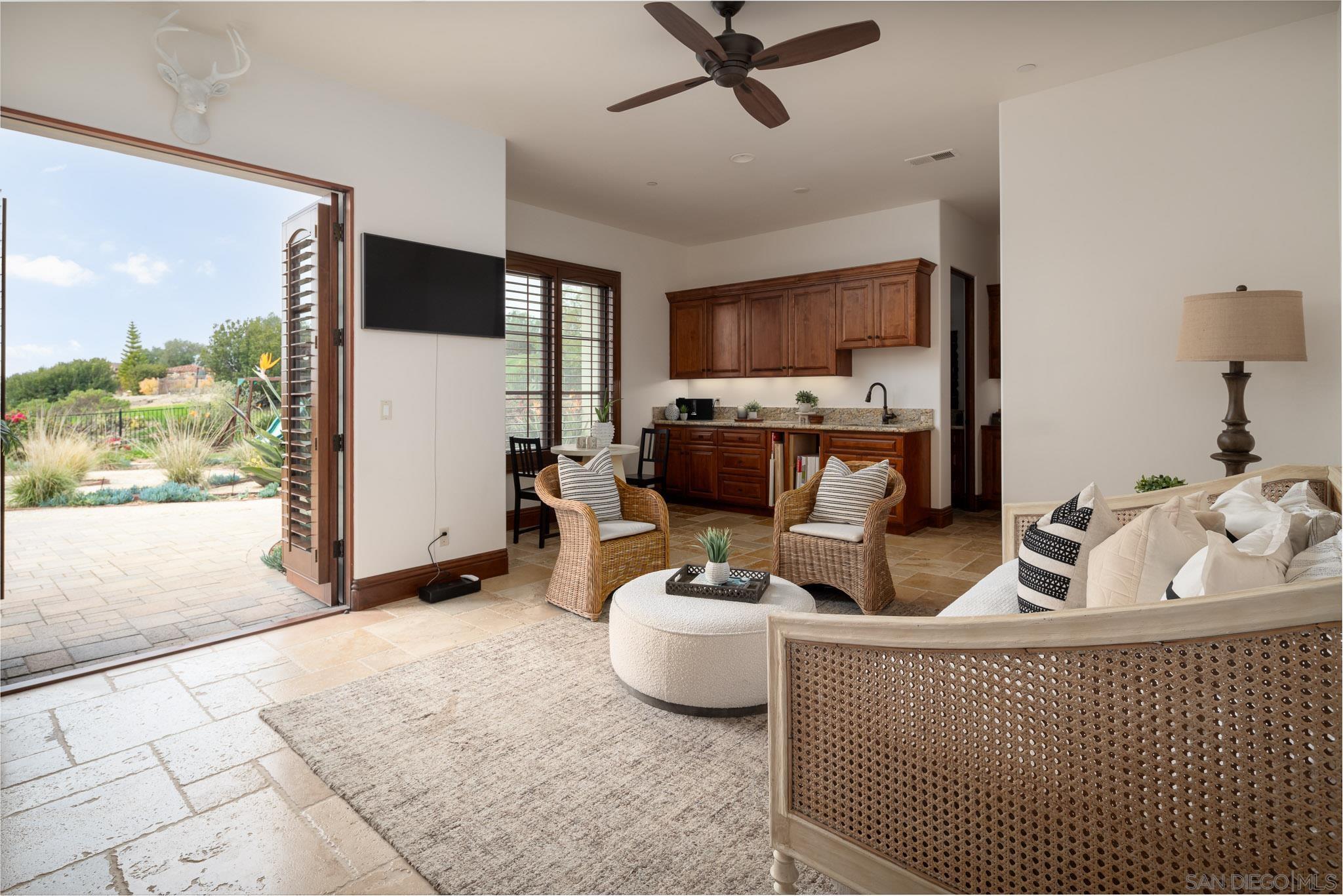 Detail Gallery Image 20 of 41 For 7576  Northern Lights, San Diego,  CA 92127 - 6 Beds | 5/1 Baths