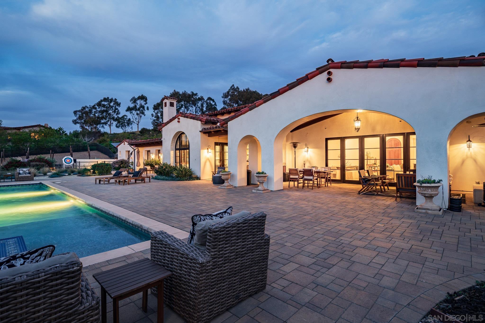 Detail Gallery Image 24 of 41 For 7576  Northern Lights, San Diego,  CA 92127 - 6 Beds | 5/1 Baths