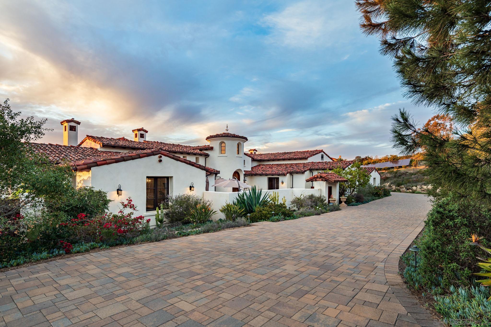 Detail Gallery Image 26 of 41 For 7576  Northern Lights, San Diego,  CA 92127 - 6 Beds | 5/1 Baths