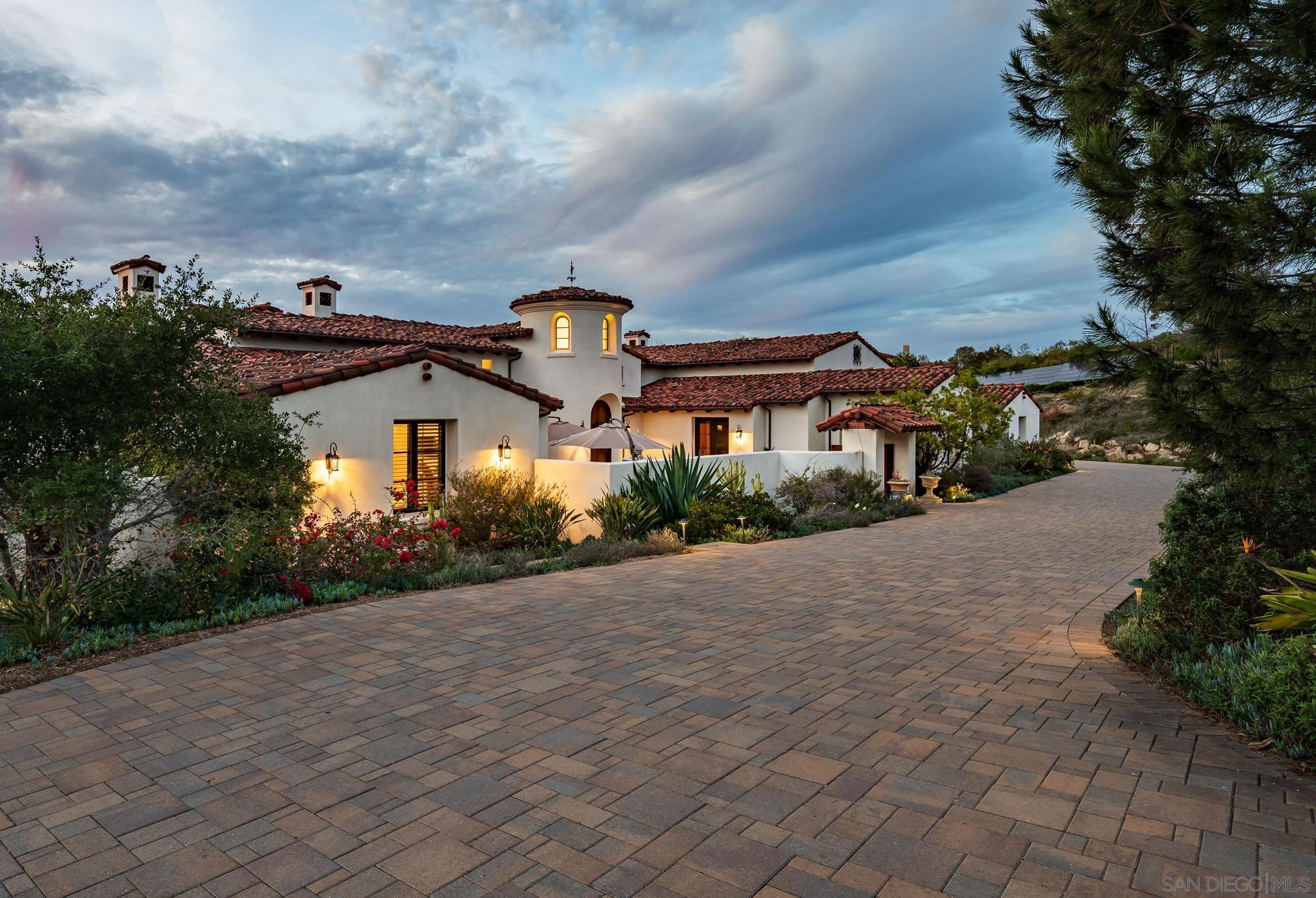 Detail Gallery Image 40 of 41 For 7576  Northern Lights, San Diego,  CA 92127 - 6 Beds | 5/1 Baths