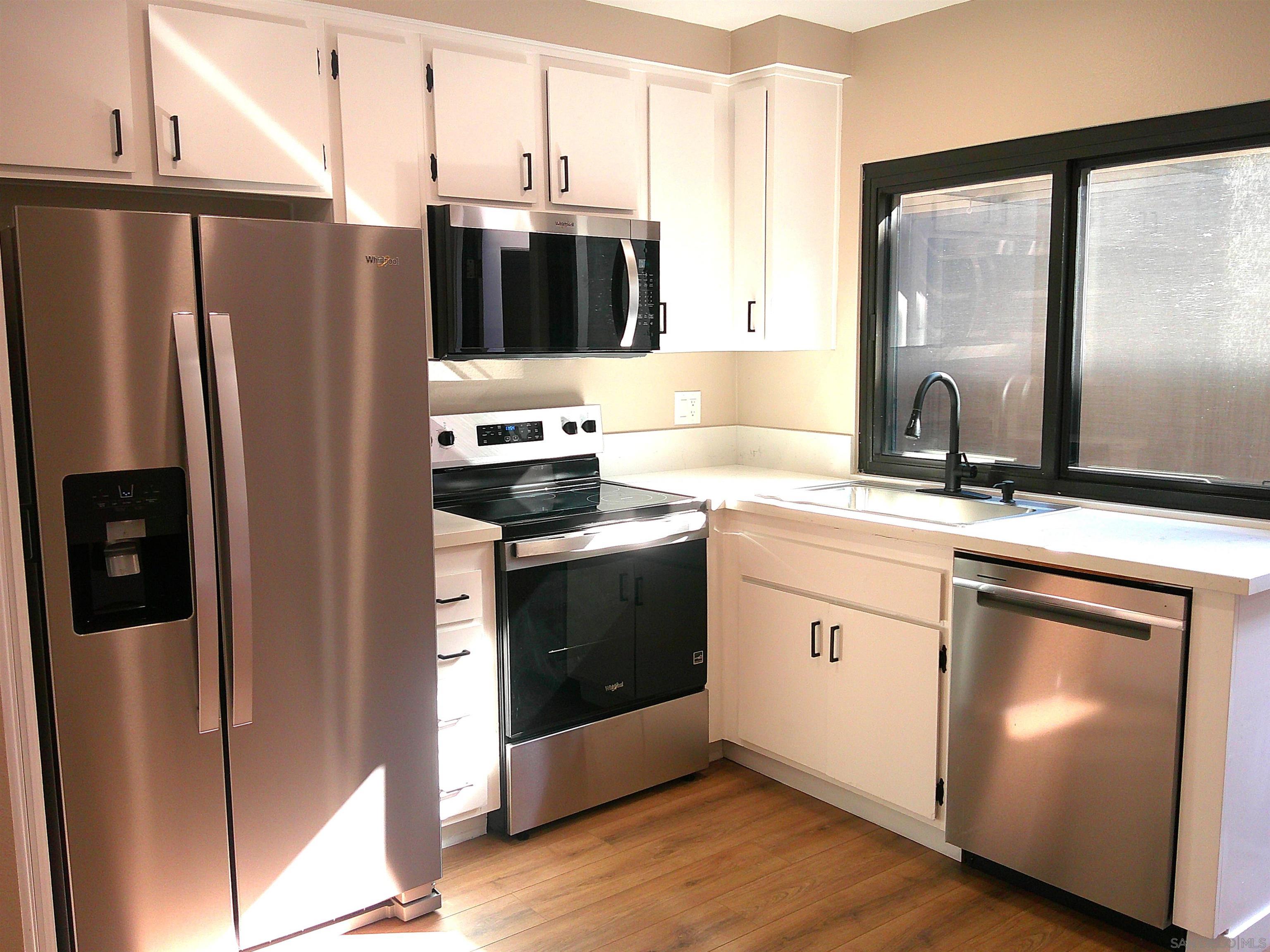 Detail Gallery Image 2 of 23 For 3885  Caminito Litoral  #230,  San Diego,  CA 92107 - 2 Beds | 1 Baths