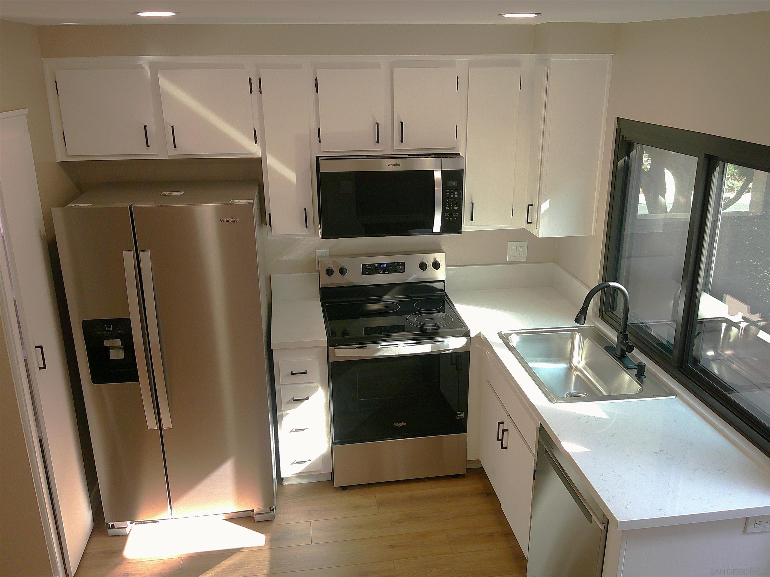 Detail Gallery Image 7 of 23 For 3885  Caminito Litoral  #230,  San Diego,  CA 92107 - 2 Beds | 1 Baths