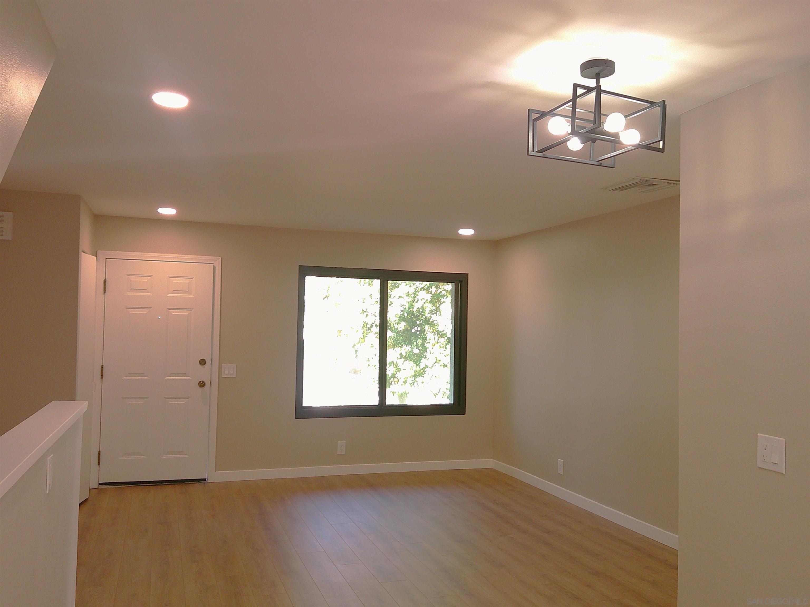 Detail Gallery Image 3 of 23 For 3885  Caminito Litoral  #230,  San Diego,  CA 92107 - 2 Beds | 1 Baths