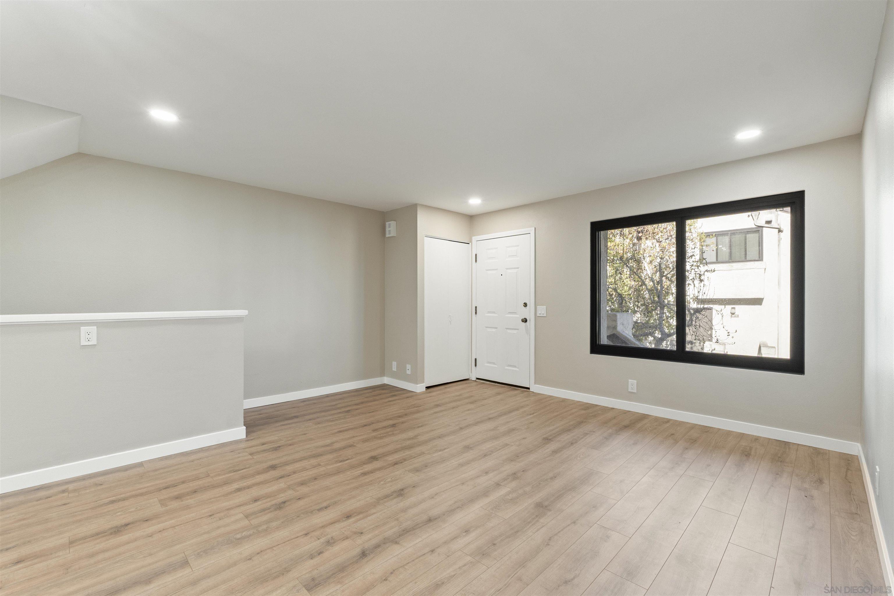 Detail Gallery Image 6 of 33 For 3885  Caminito Litoral  #230,  San Diego,  CA 92107 - 2 Beds | 1 Baths