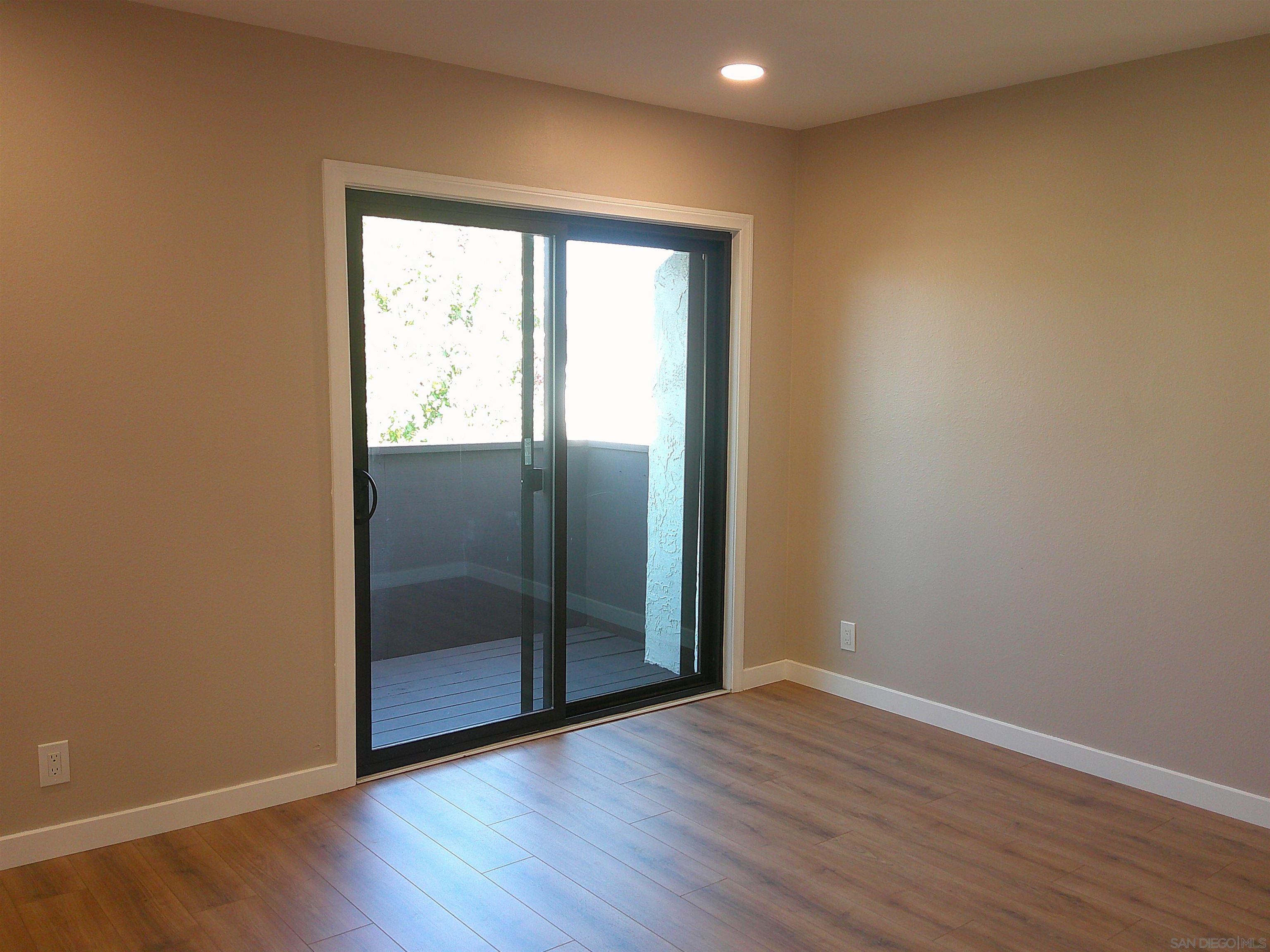 Detail Gallery Image 4 of 23 For 3885  Caminito Litoral  #230,  San Diego,  CA 92107 - 2 Beds | 1 Baths