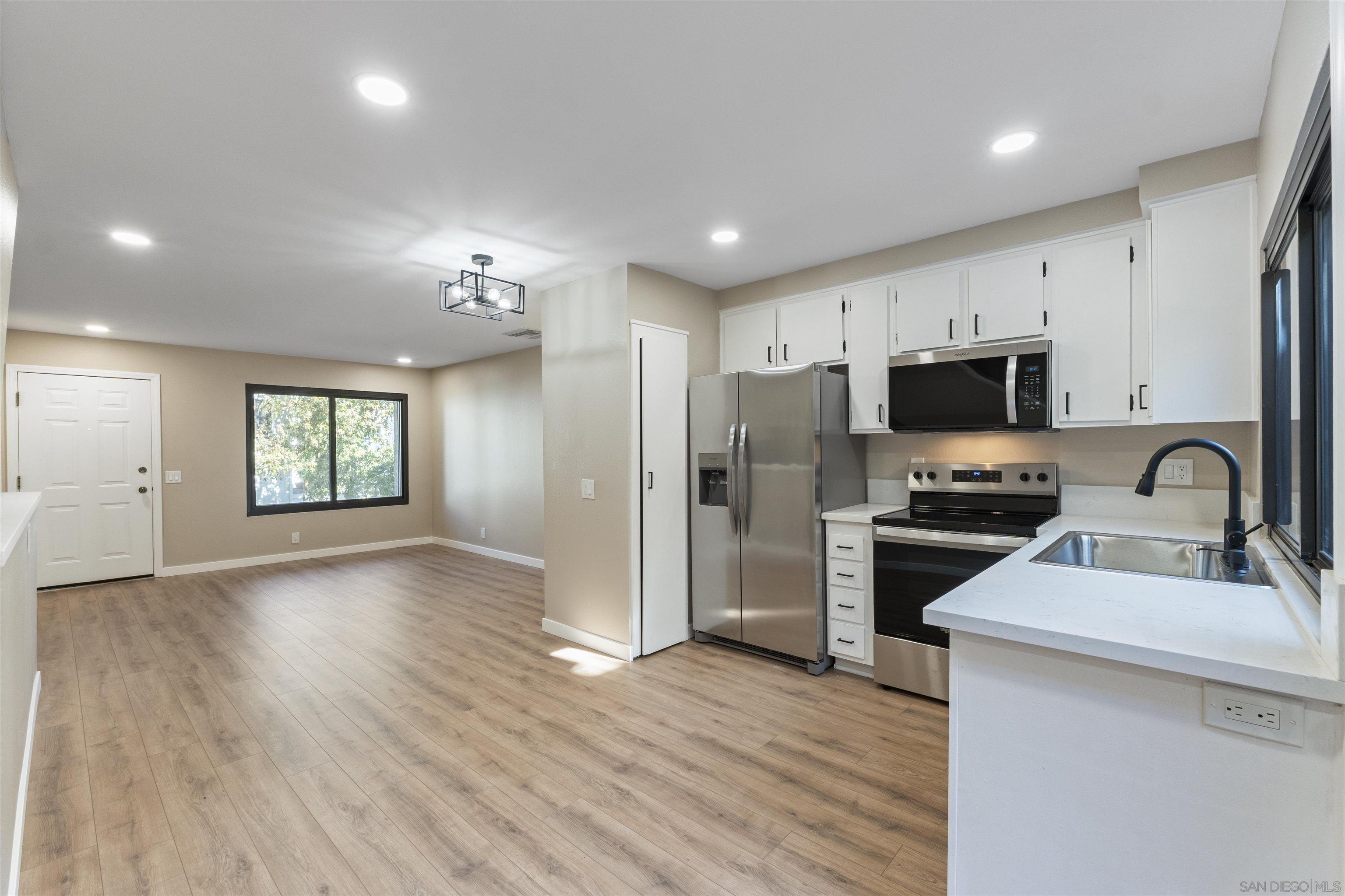 Detail Gallery Image 8 of 33 For 3885  Caminito Litoral  #230,  San Diego,  CA 92107 - 2 Beds | 1 Baths