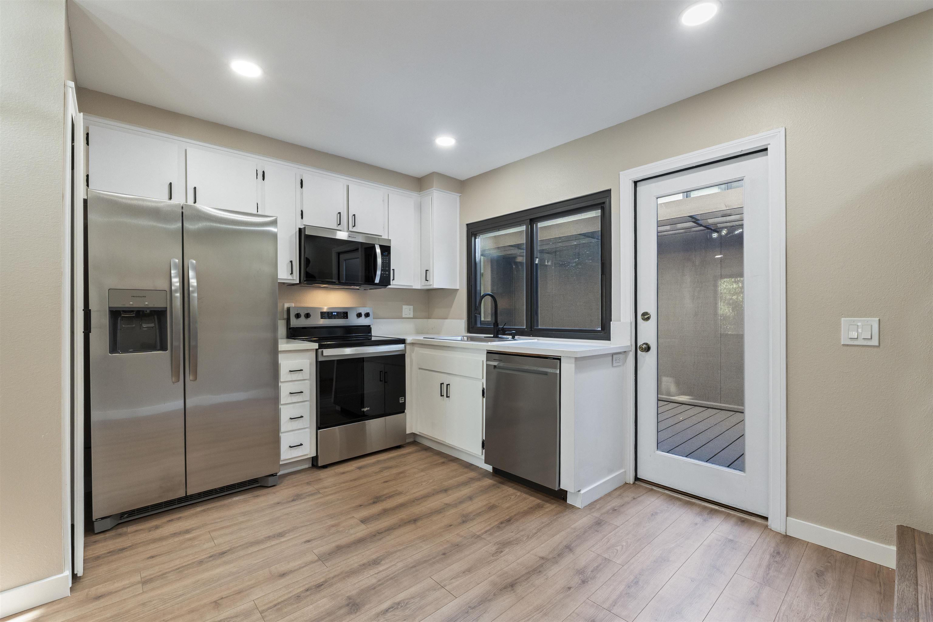 Detail Gallery Image 10 of 33 For 3885  Caminito Litoral  #230,  San Diego,  CA 92107 - 2 Beds | 1 Baths