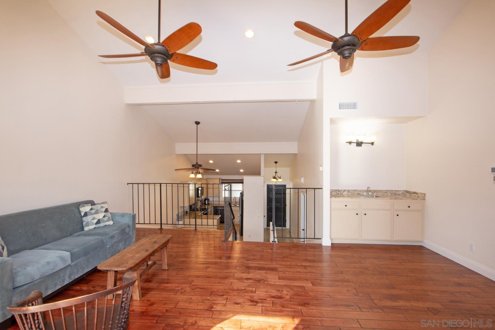 Detail Gallery Image 2 of 38 For 31948  Del Cielo Este  #7,  Bonsall,  CA 92003 - 3 Beds | 2 Baths