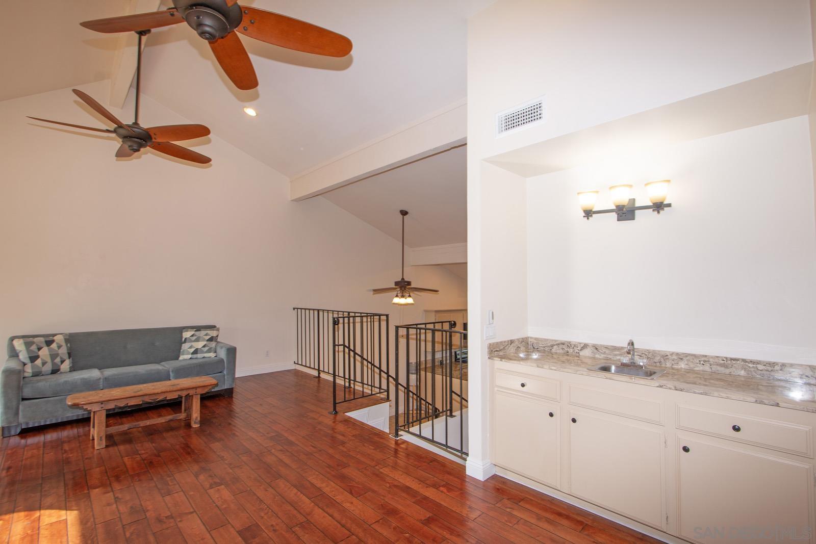 Detail Gallery Image 8 of 38 For 31948  Del Cielo Este  #7,  Bonsall,  CA 92003 - 3 Beds | 2 Baths