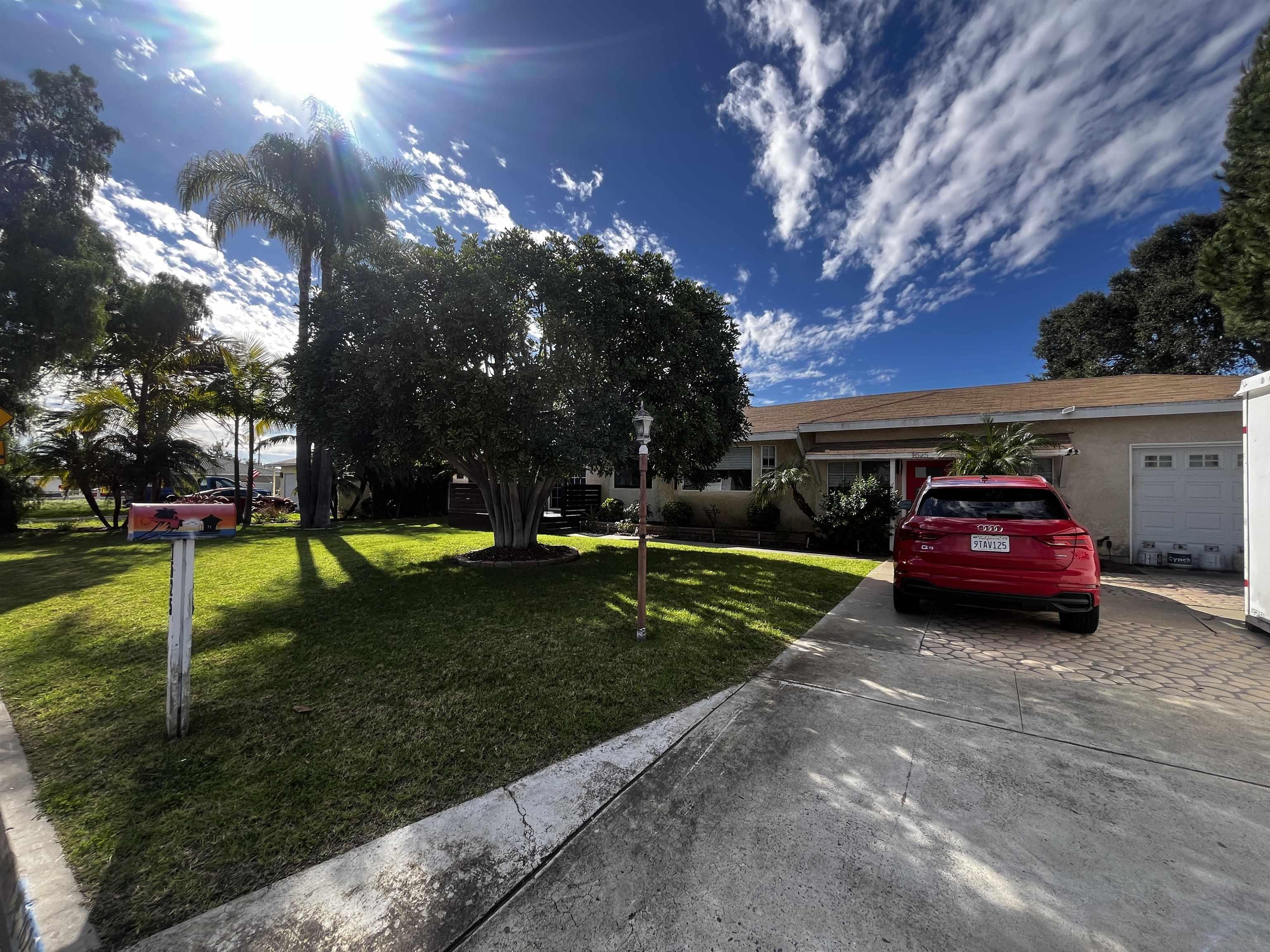 Detail Gallery Image 2 of 10 For 1625  Stewart St, Oceanside,  CA 92054 - 4 Beds | 3 Baths