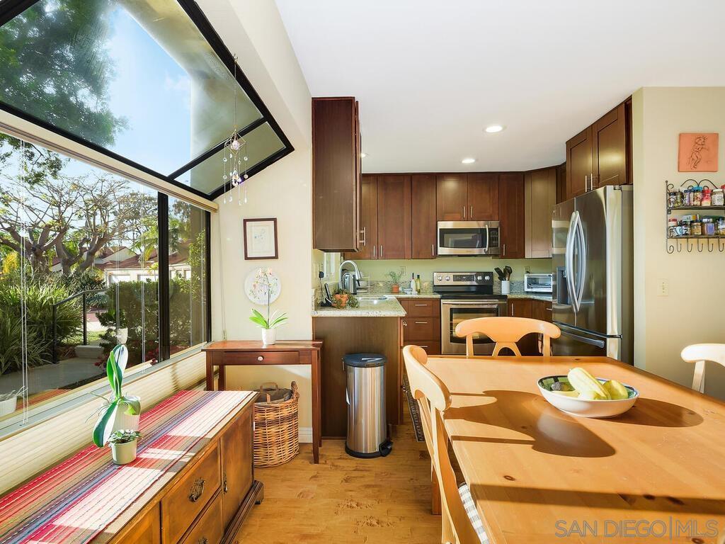 Detail Gallery Image 6 of 39 For 7301  Calle De Fuentes, Carlsbad,  CA 92009 - 2 Beds | 2 Baths