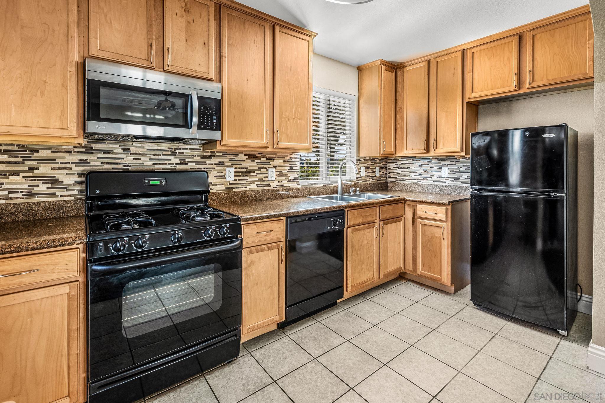 Detail Gallery Image 2 of 24 For 6101  Adelaide Ave  #102,  San Diego,  CA 92115 - 0 Beds | 1 Baths