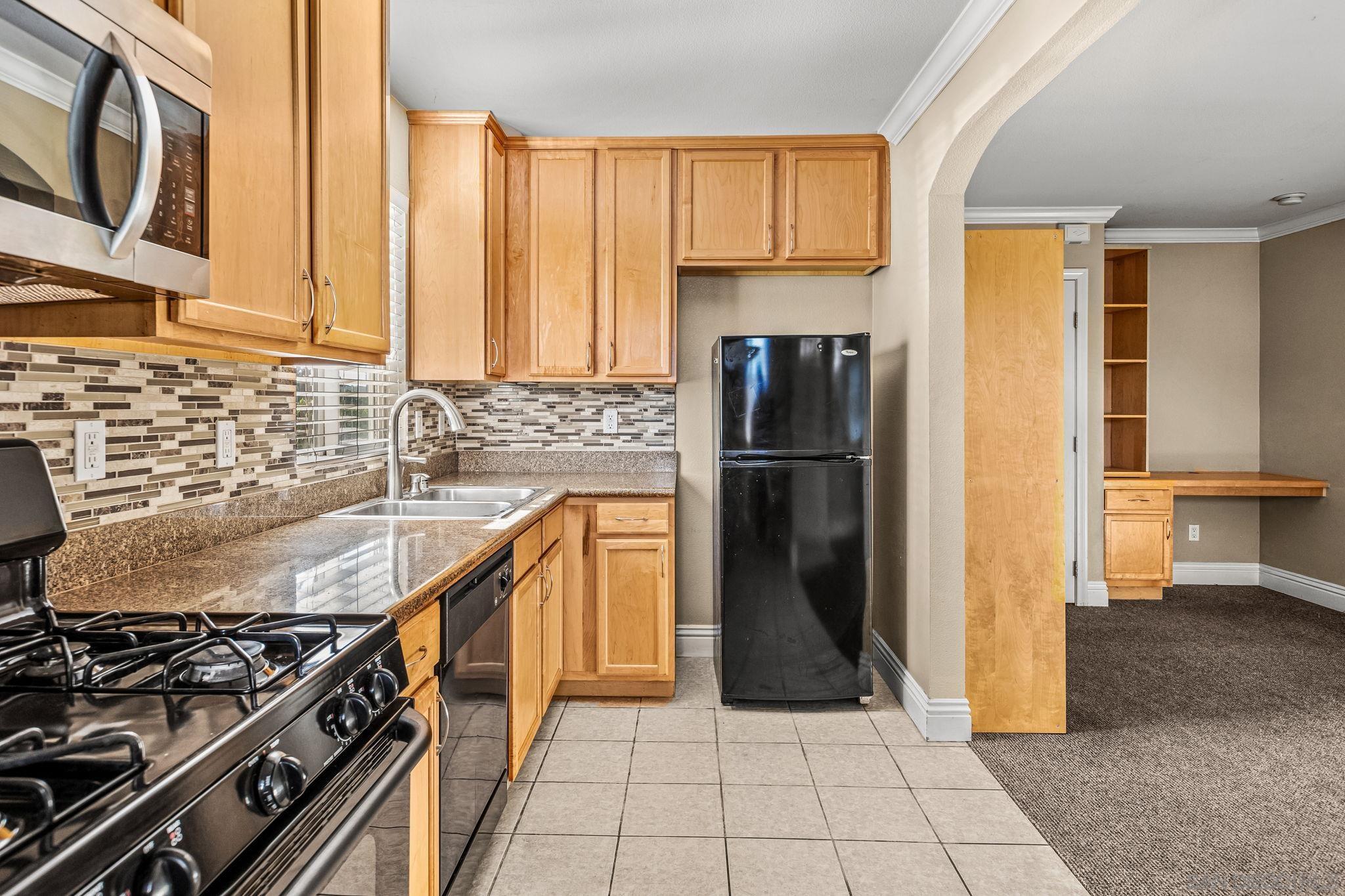 Detail Gallery Image 4 of 24 For 6101  Adelaide Ave  #102,  San Diego,  CA 92115 - 0 Beds | 1 Baths