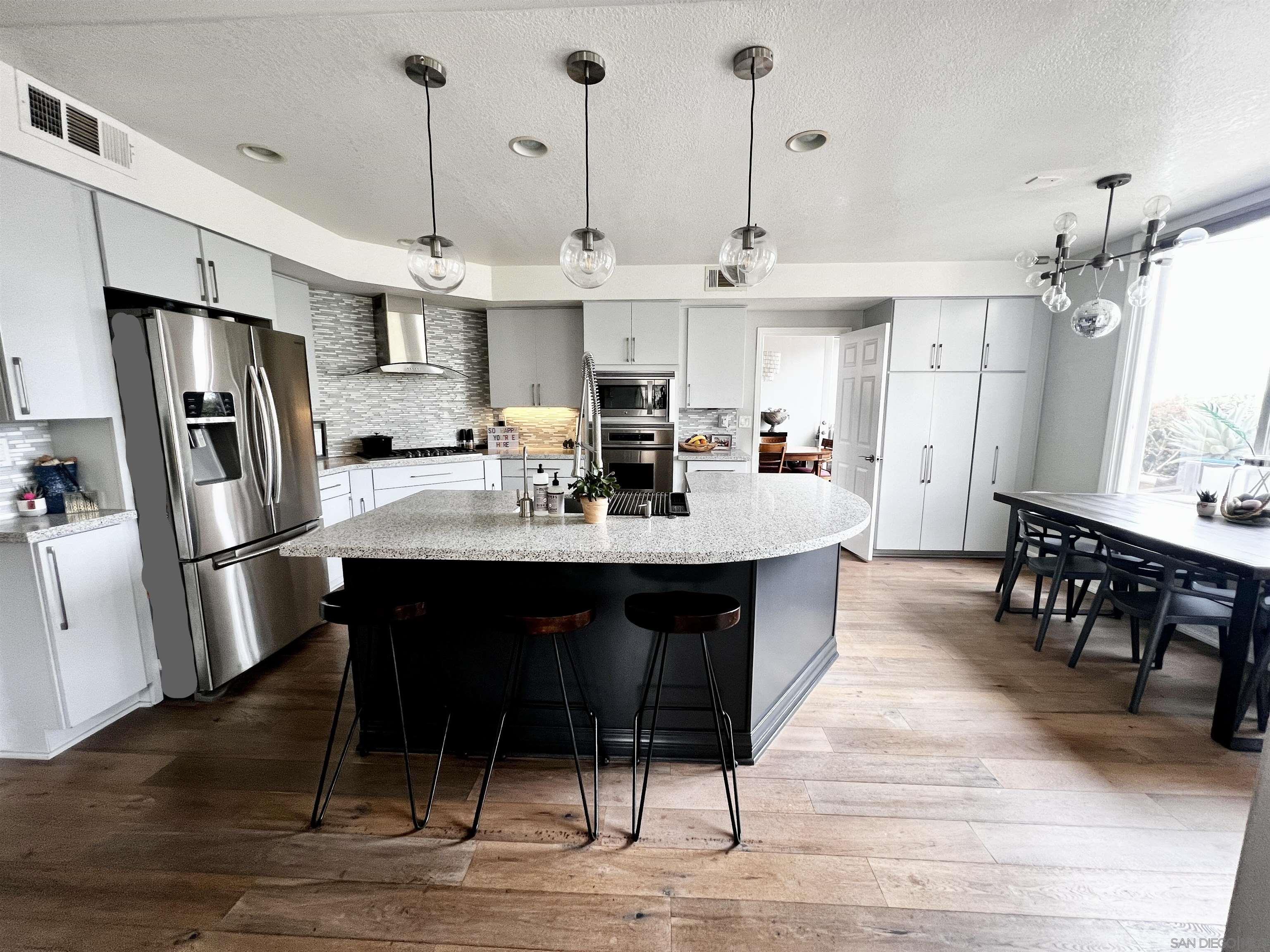 Front Image Thumbnail for SD260001982