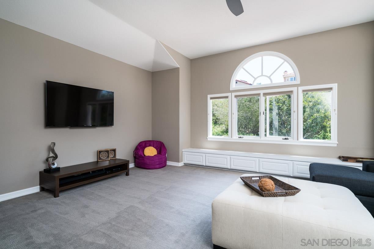 Detail Gallery Image 13 of 28 For 3057  Caminito Sagunto, Del Mar,  CA 92014 - 5 Beds | 3 Baths