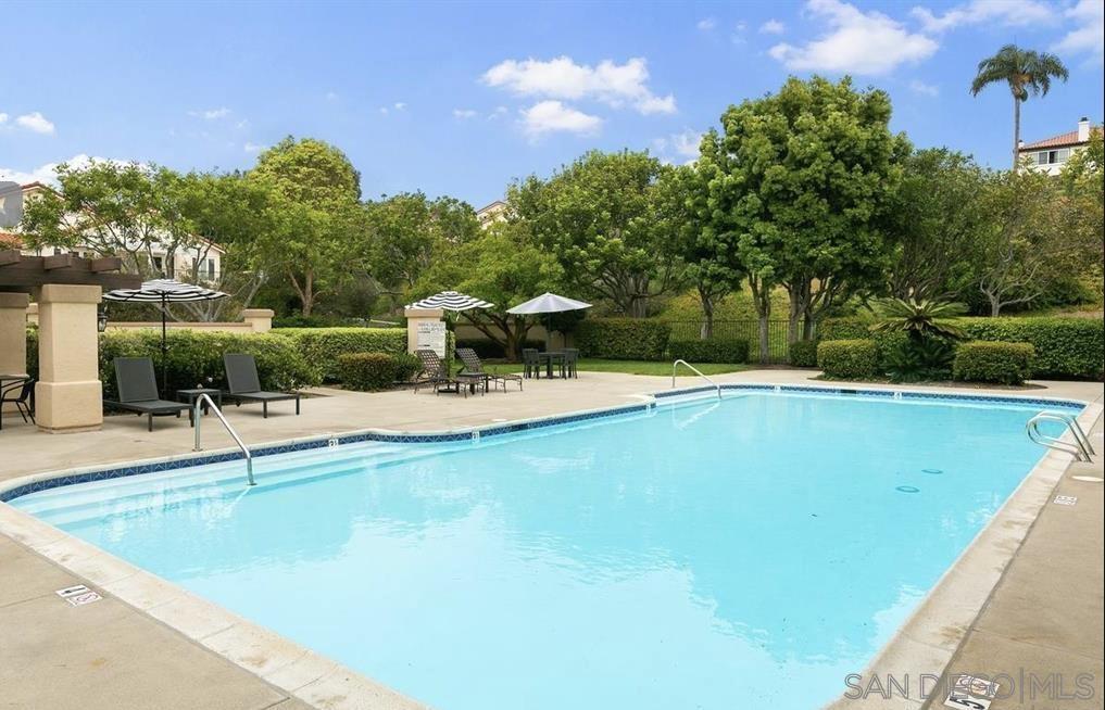 Detail Gallery Image 4 of 28 For 3057  Caminito Sagunto, Del Mar,  CA 92014 - 5 Beds | 3 Baths