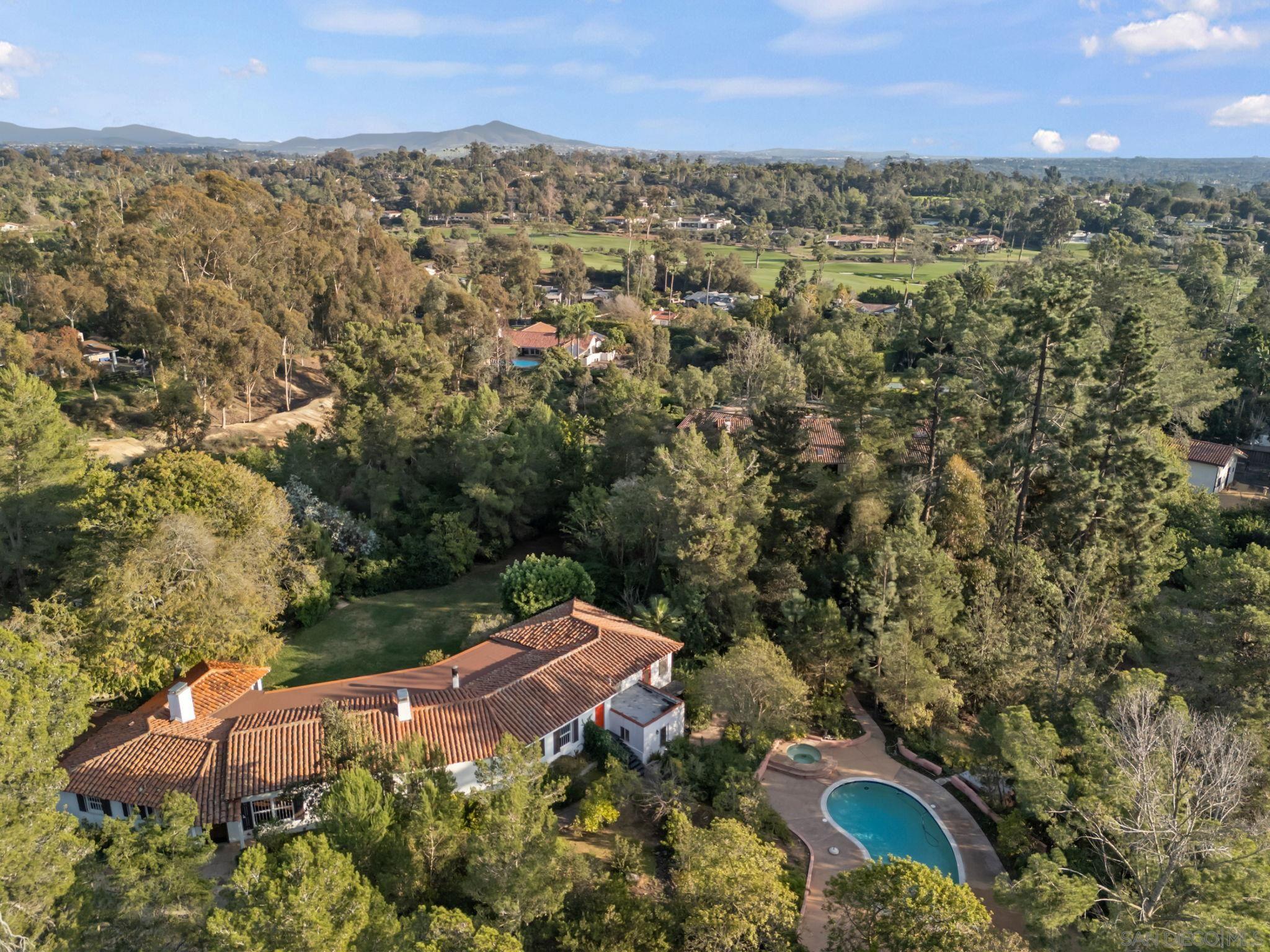 Detail Gallery Image 12 of 12 For 6141  Lago Lindo, Rancho Santa Fe,  CA 92067 - 4 Beds | 4/1 Baths