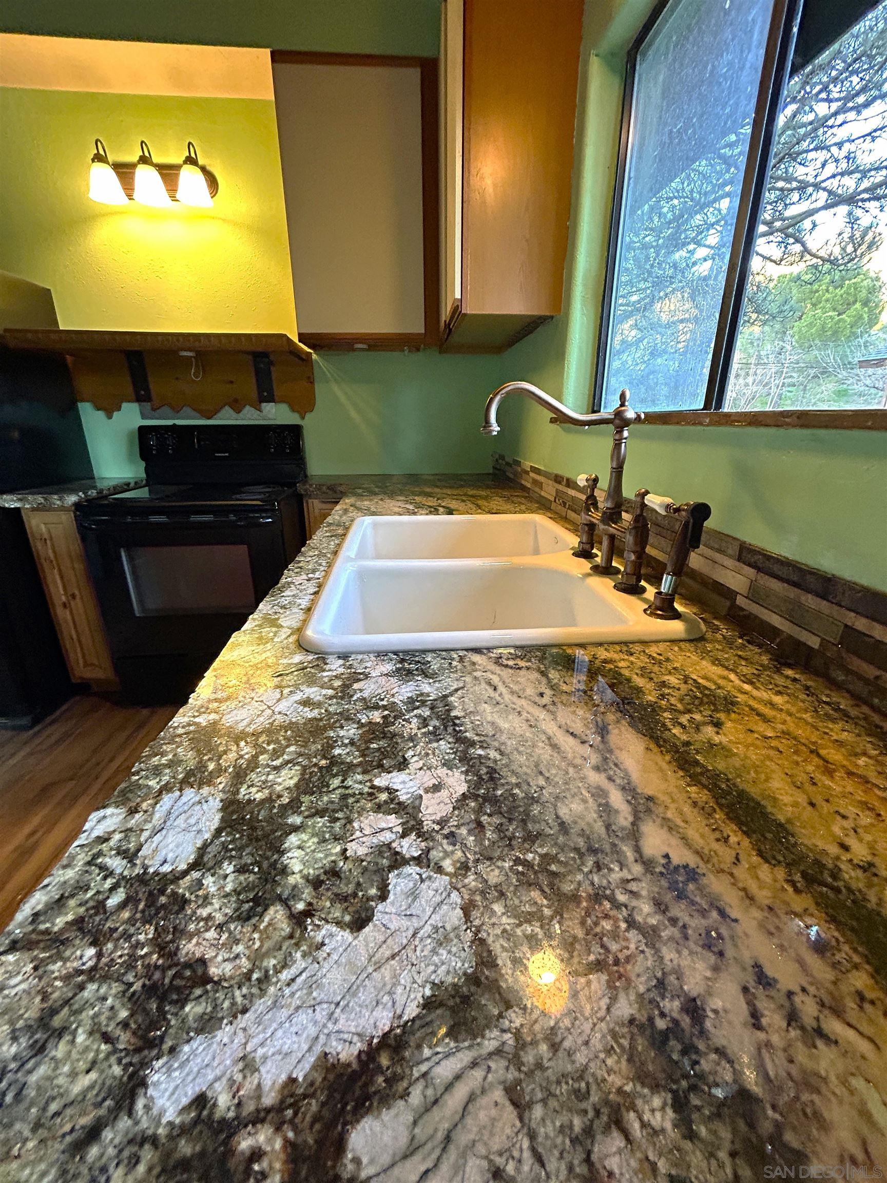 Detail Gallery Image 6 of 19 For 721  Pine Cone Drive, Julian,  CA 92036 - 2 Beds | 2 Baths