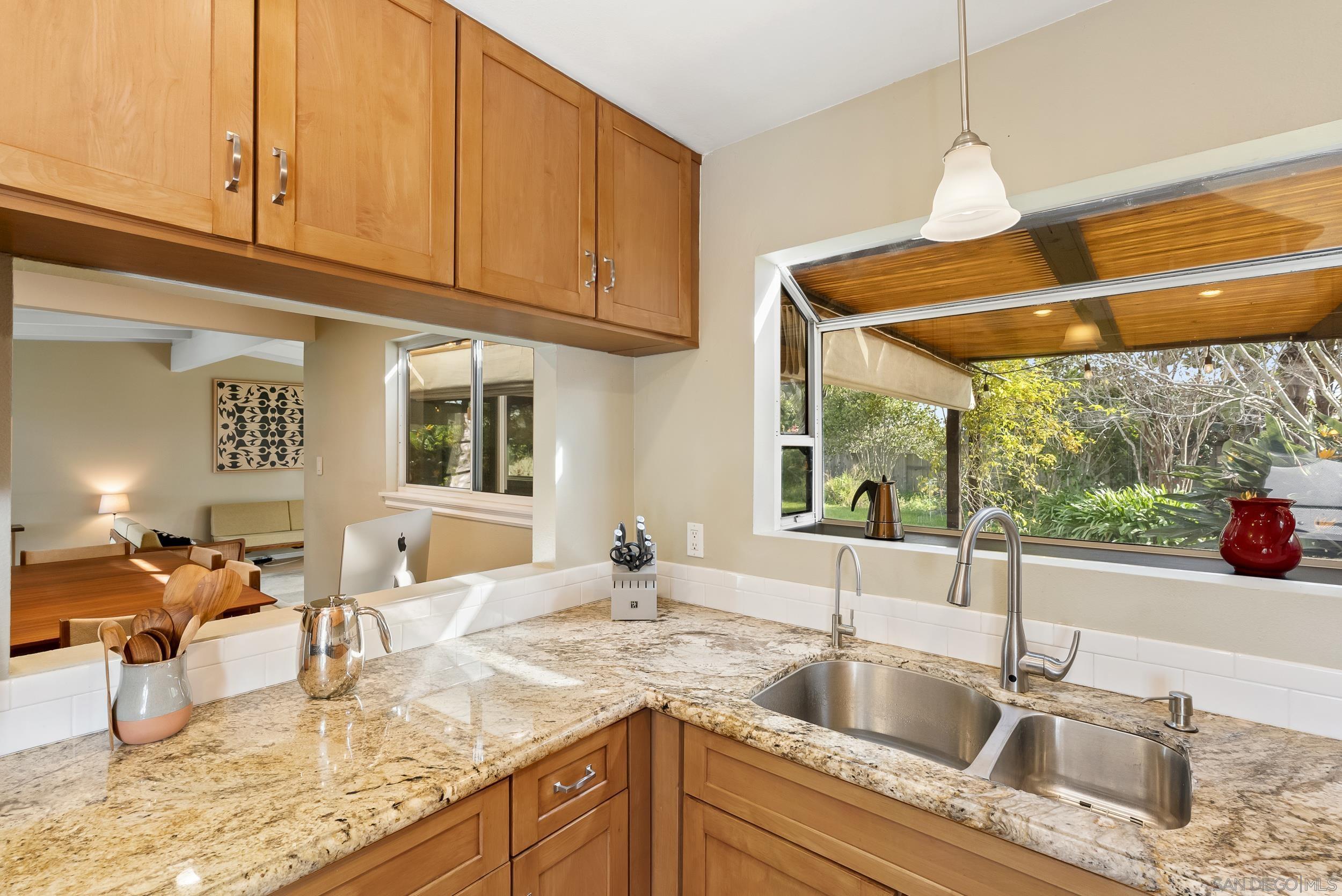 Detail Gallery Image 8 of 12 For 4635  Cheshire St, San Diego,  CA 92117 - 3 Beds | 1 Baths