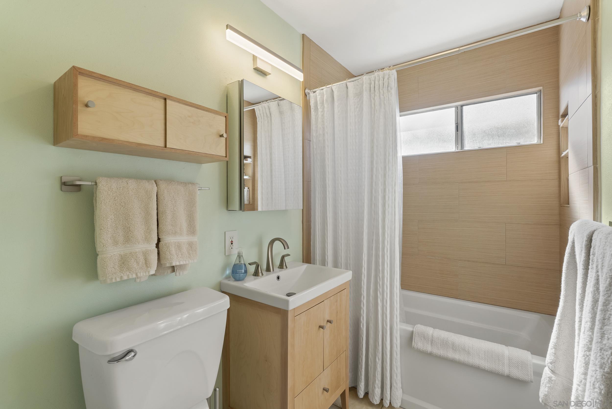 Detail Gallery Image 9 of 12 For 4635  Cheshire St, San Diego,  CA 92117 - 3 Beds | 1 Baths