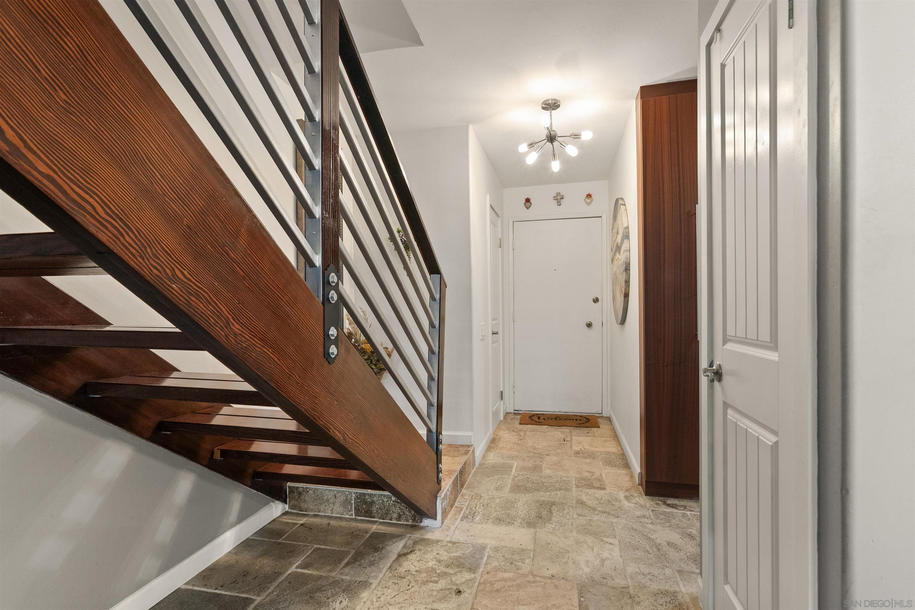 Detail Gallery Image 12 of 41 For 5700  Baltimore Dr  #202,  La Mesa,  CA 91942 - 2 Beds | 2/1 Baths