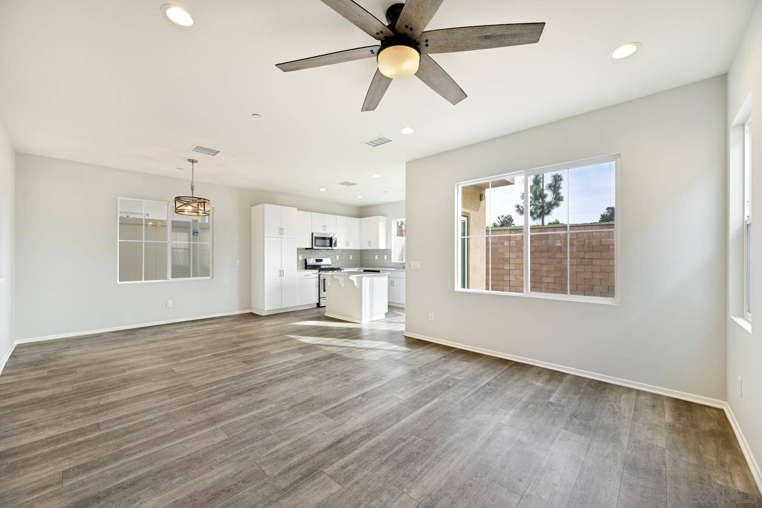 Detail Gallery Image 5 of 24 For 1881  Olivia St, El Cajon,  CA 92021 - 3 Beds | 2/1 Baths