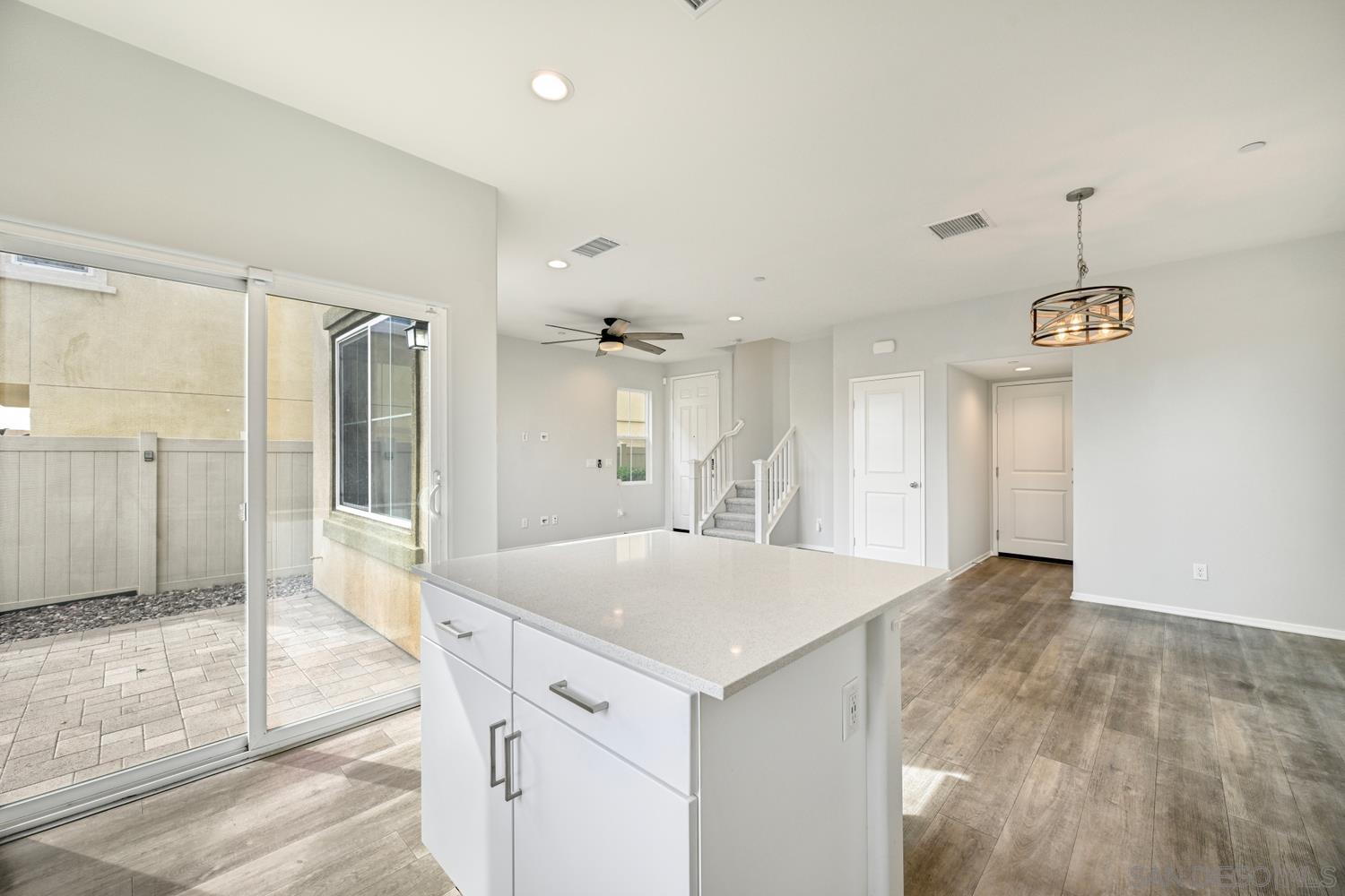 Detail Gallery Image 9 of 24 For 1881  Olivia St, El Cajon,  CA 92021 - 3 Beds | 2/1 Baths